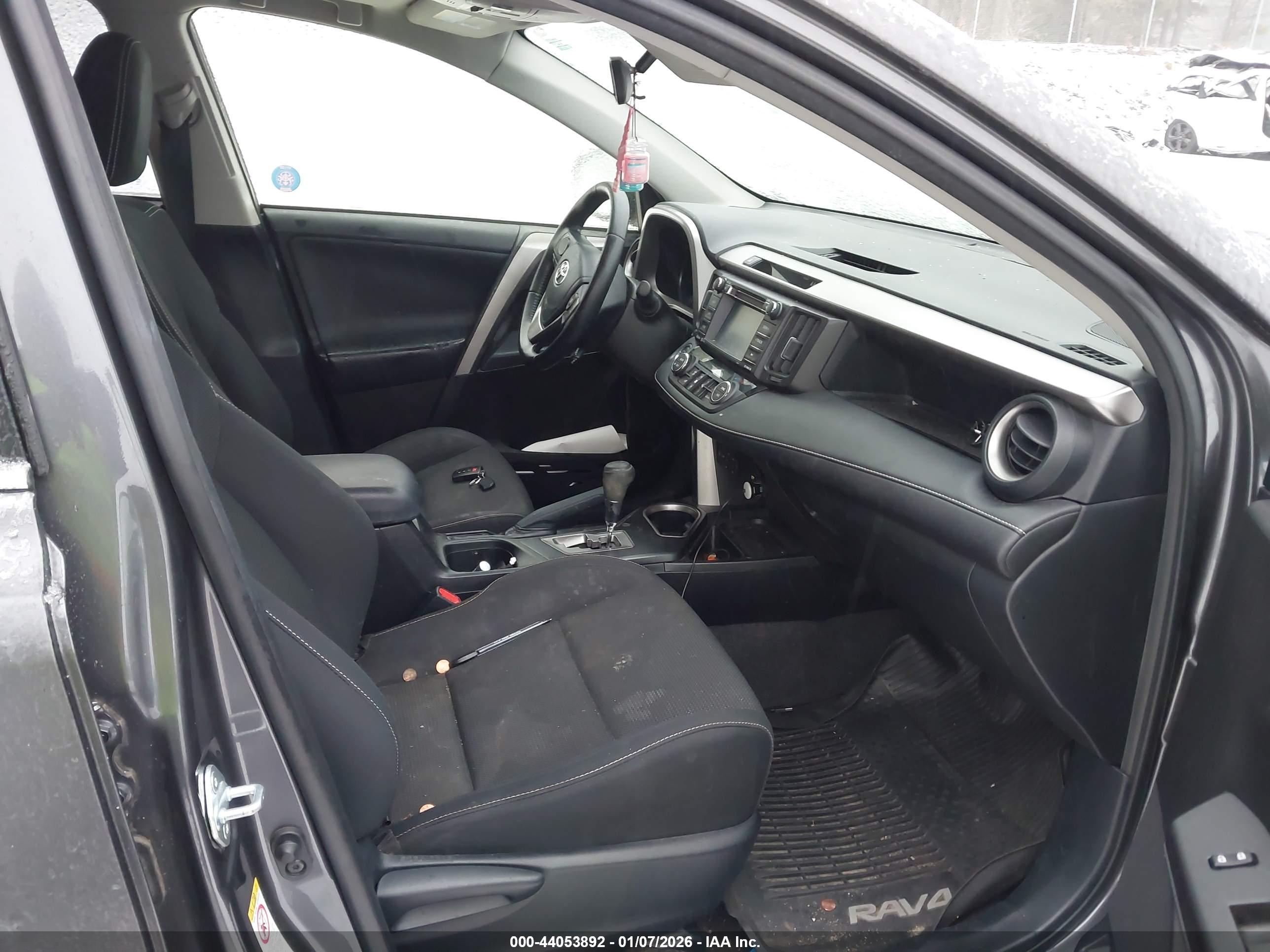 TOYOTA RAV4 image 5