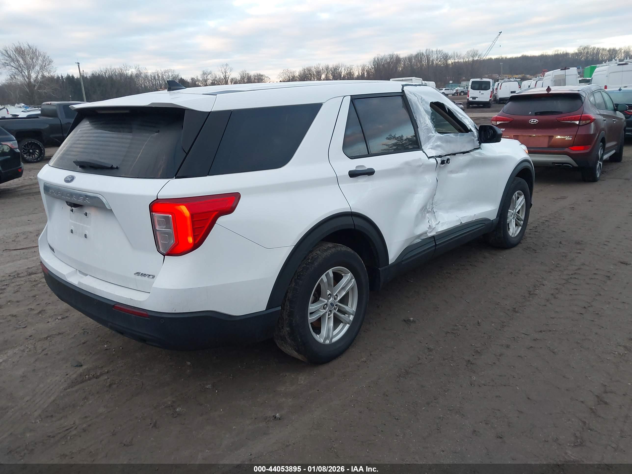 FORD EXPLORER image 4