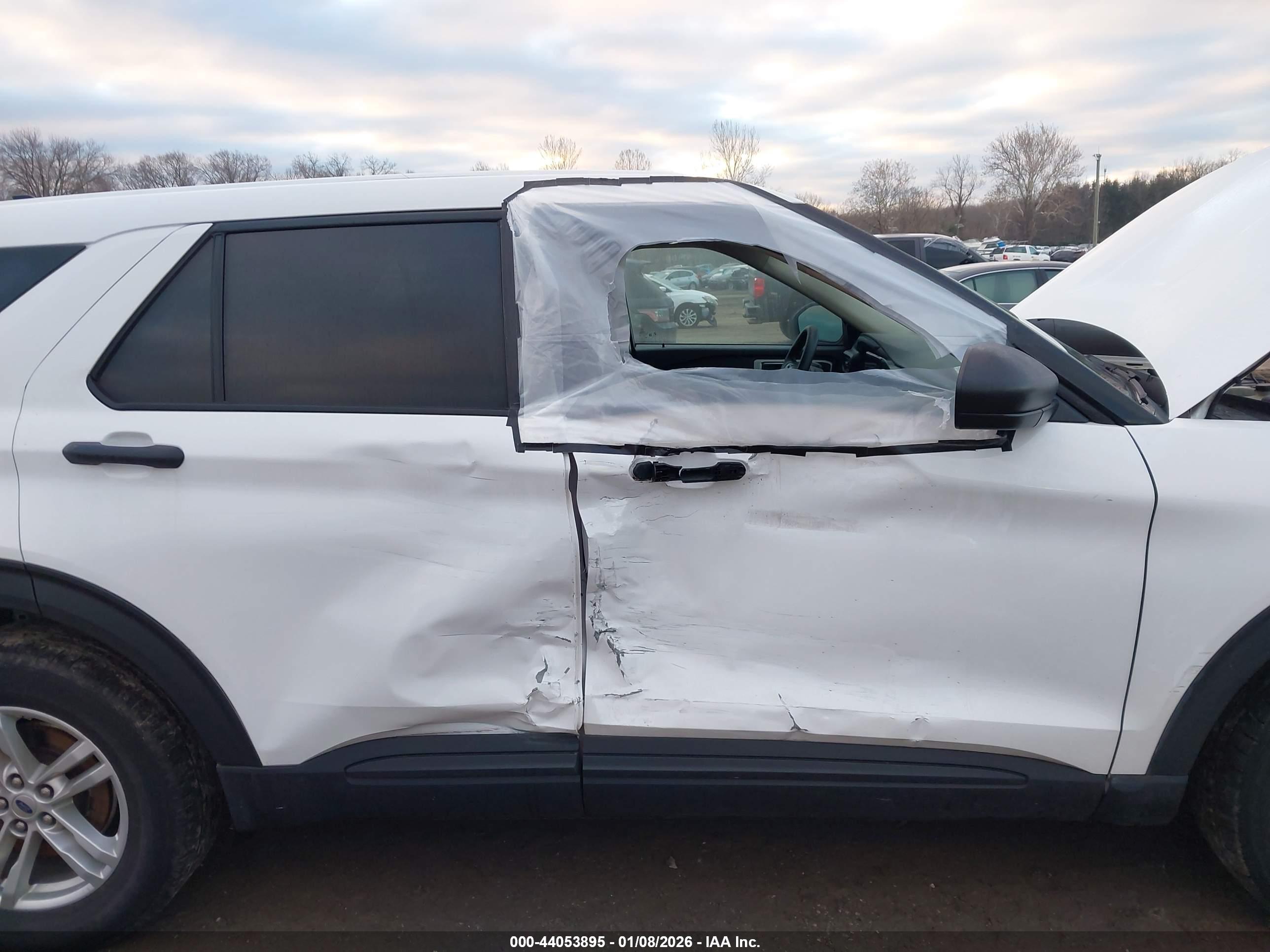 FORD EXPLORER image 6