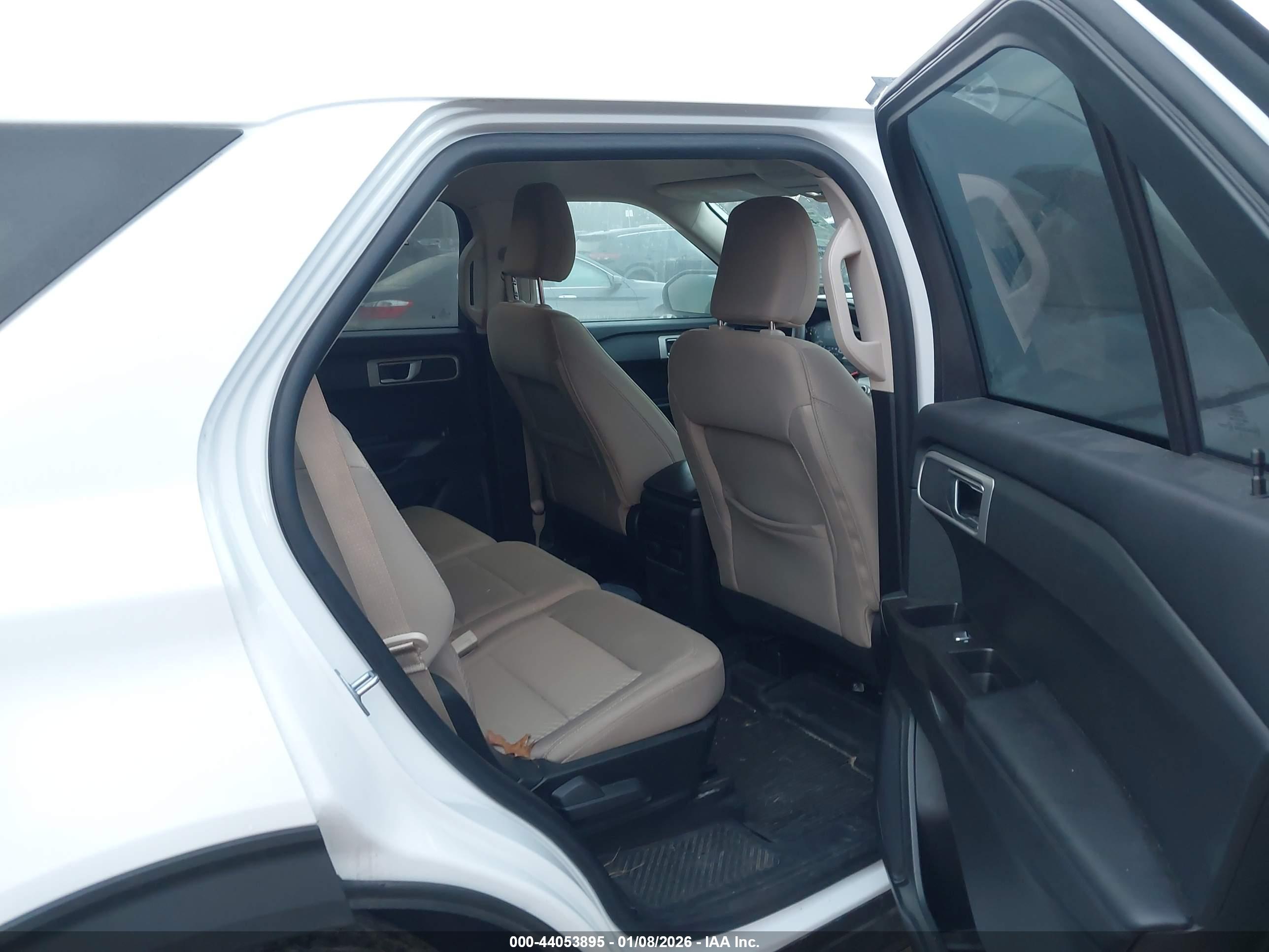 FORD EXPLORER image 8