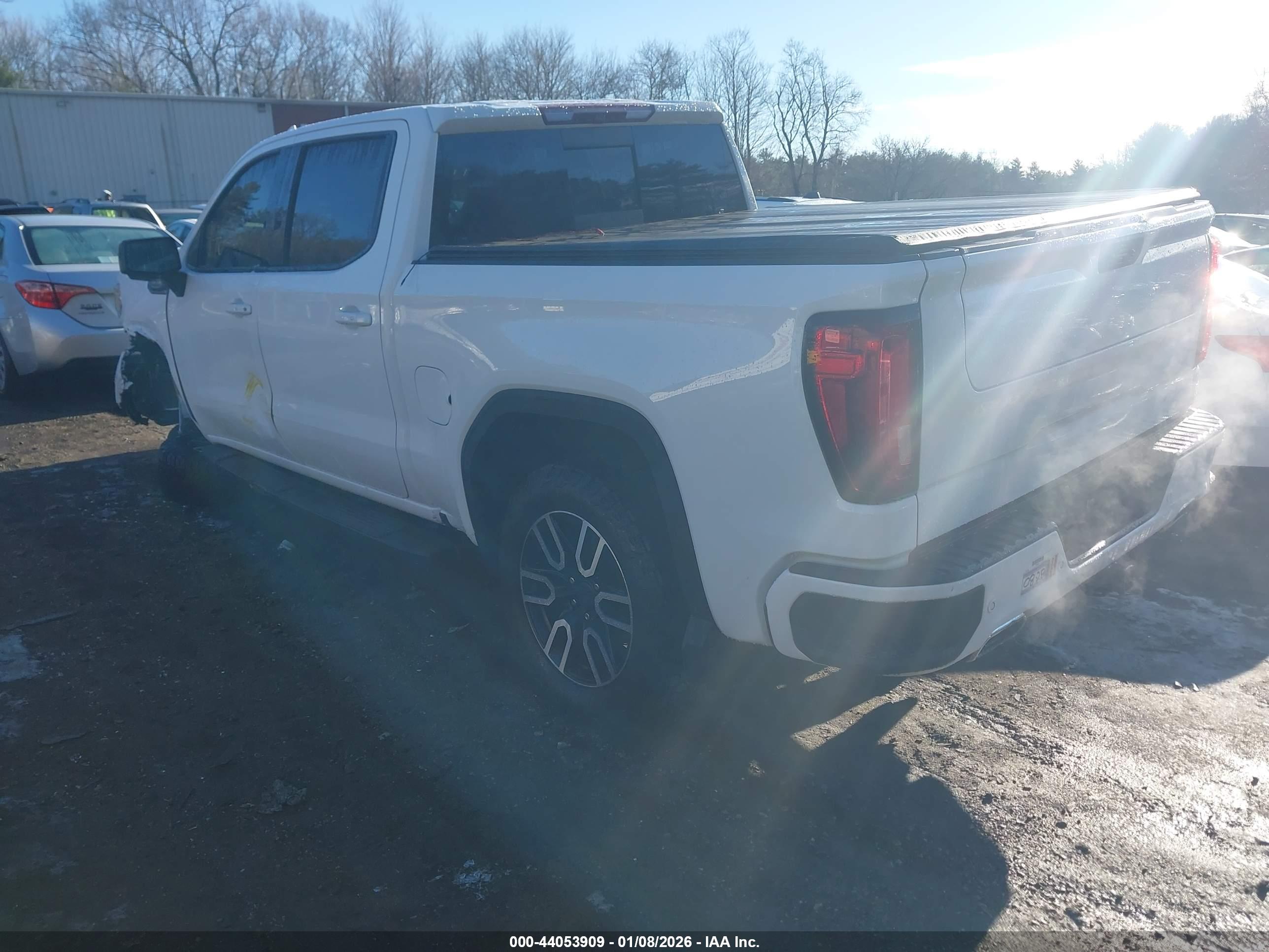 GMC SIERRA image 3