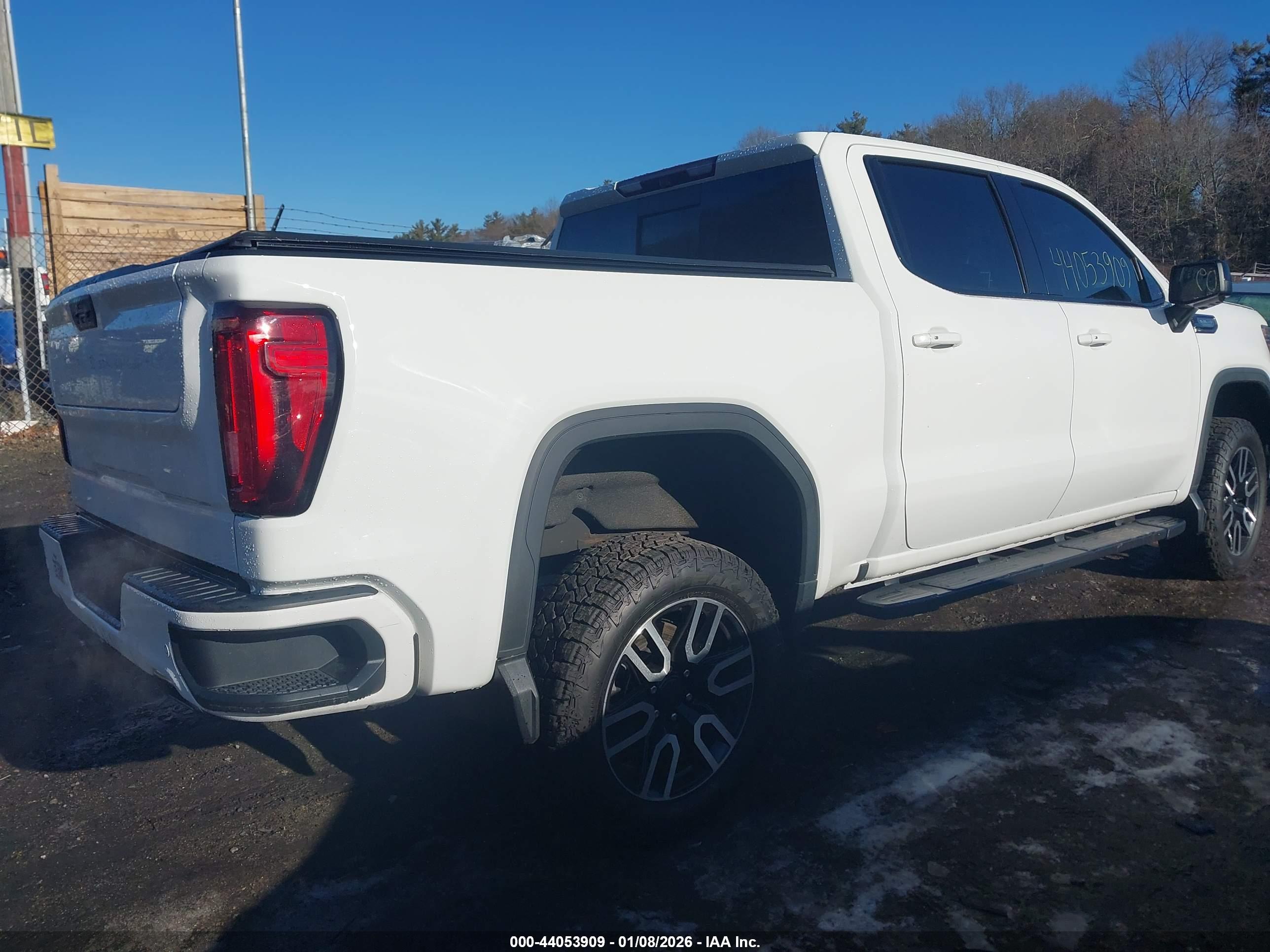 GMC SIERRA image 4