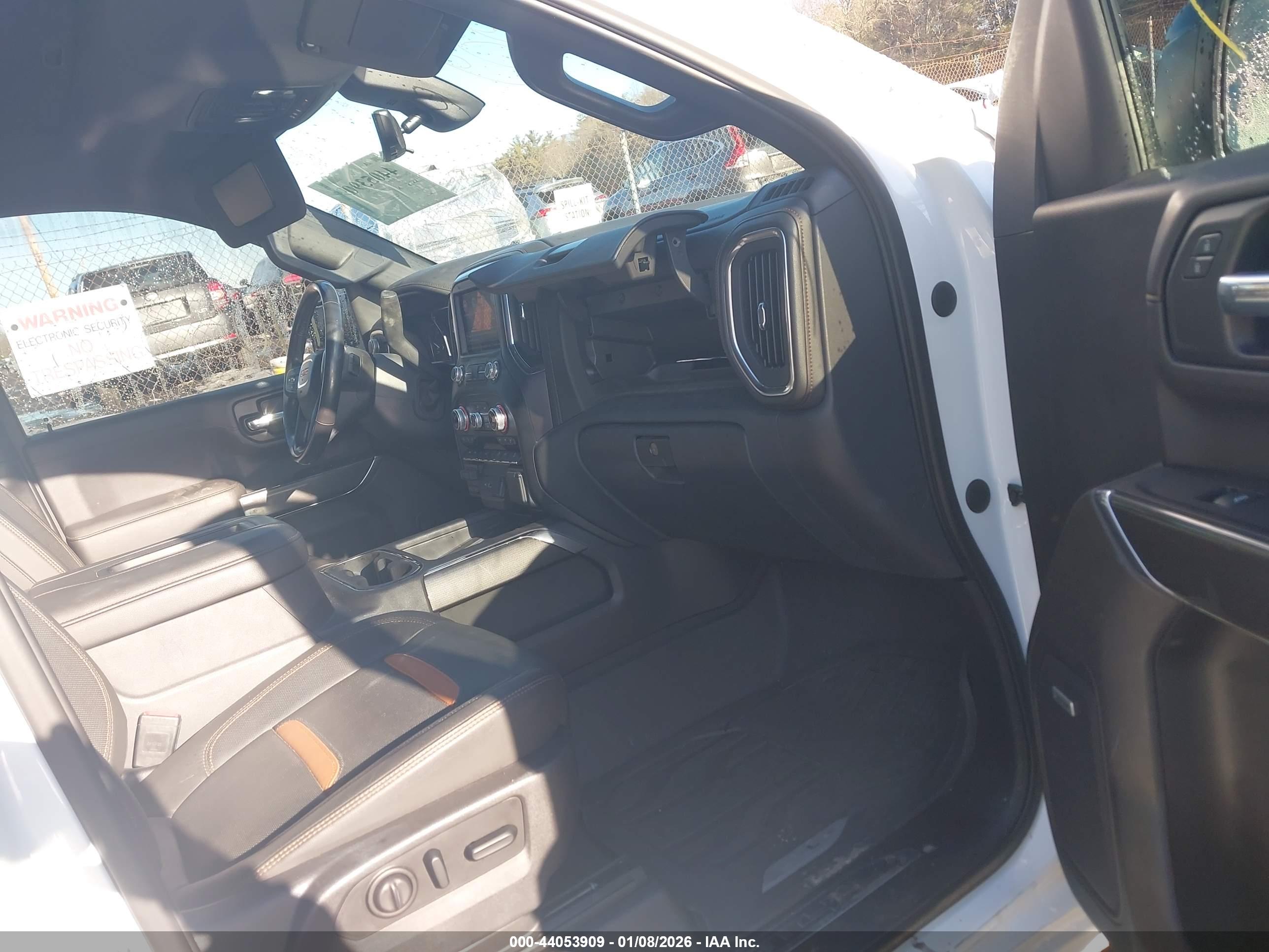GMC SIERRA image 5