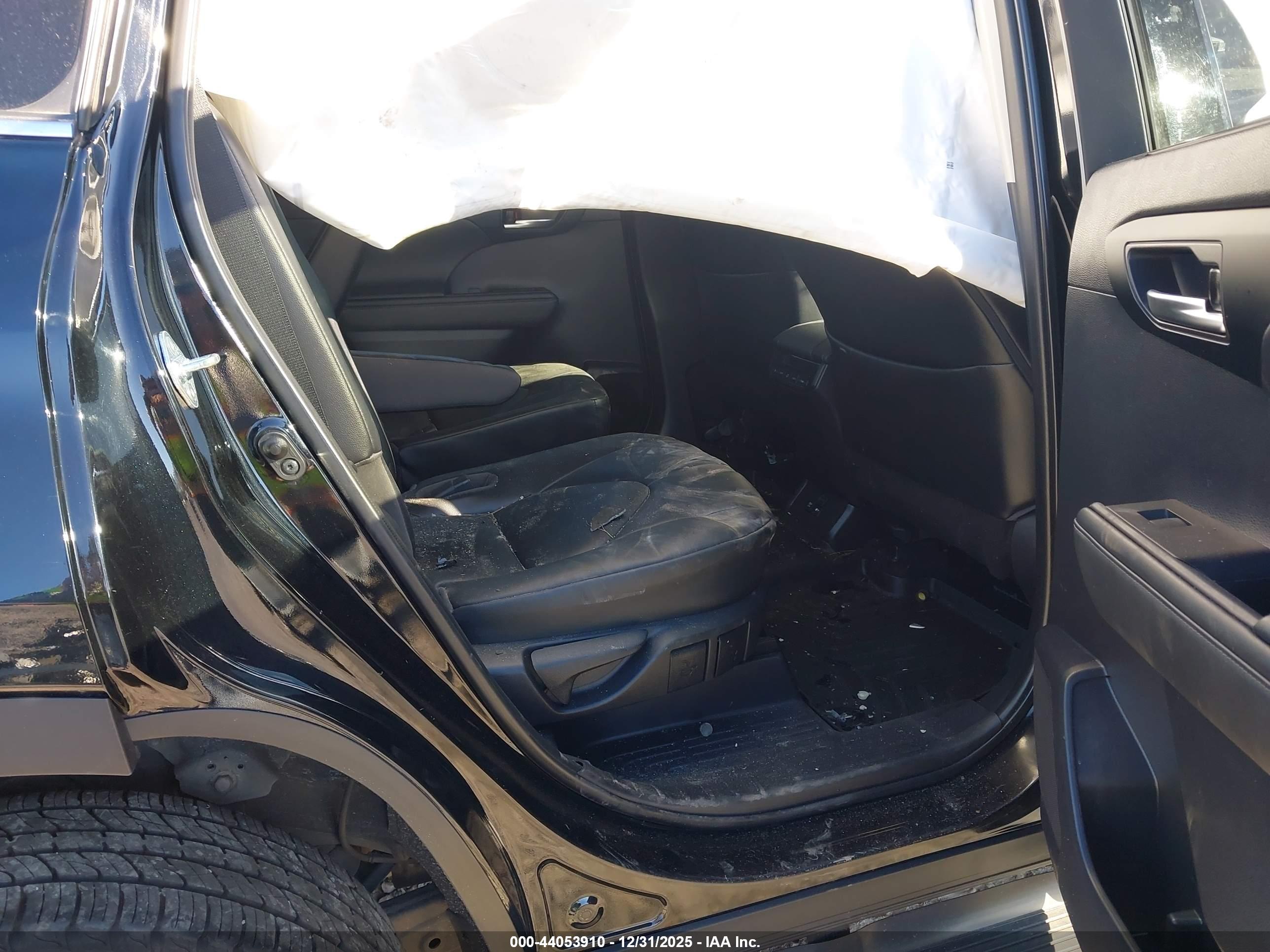 TOYOTA HIGHLANDER image 8