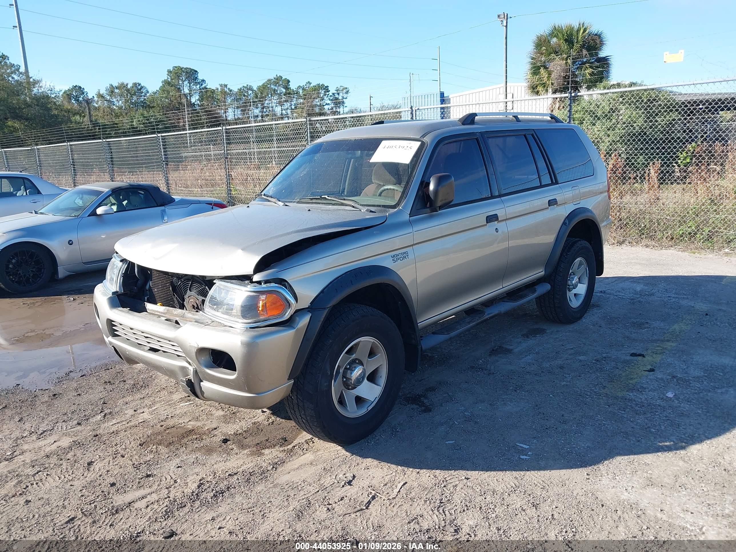 MITSUBISHI MONTERO image 2