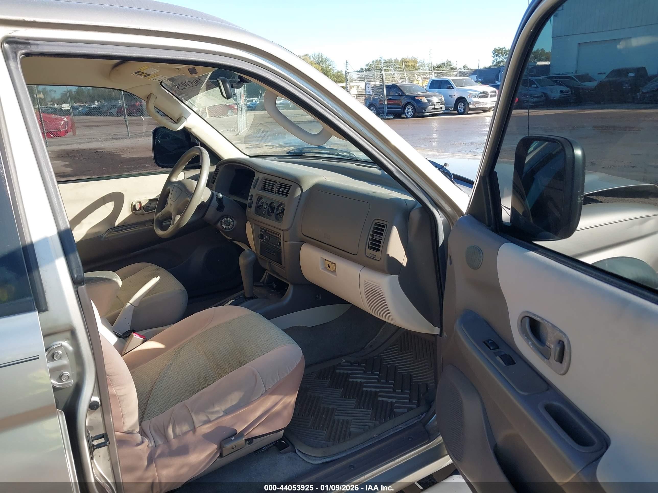 MITSUBISHI MONTERO image 5