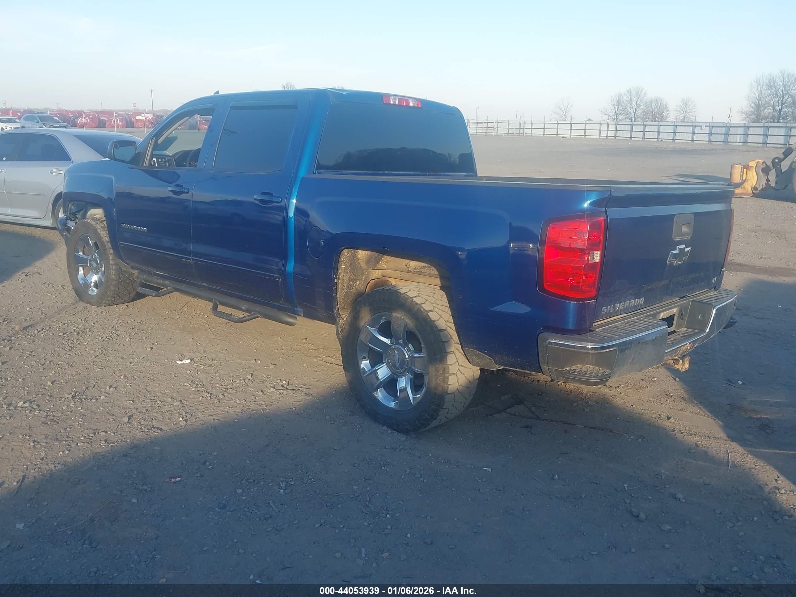 CHEVROLET SILVERADO image 3