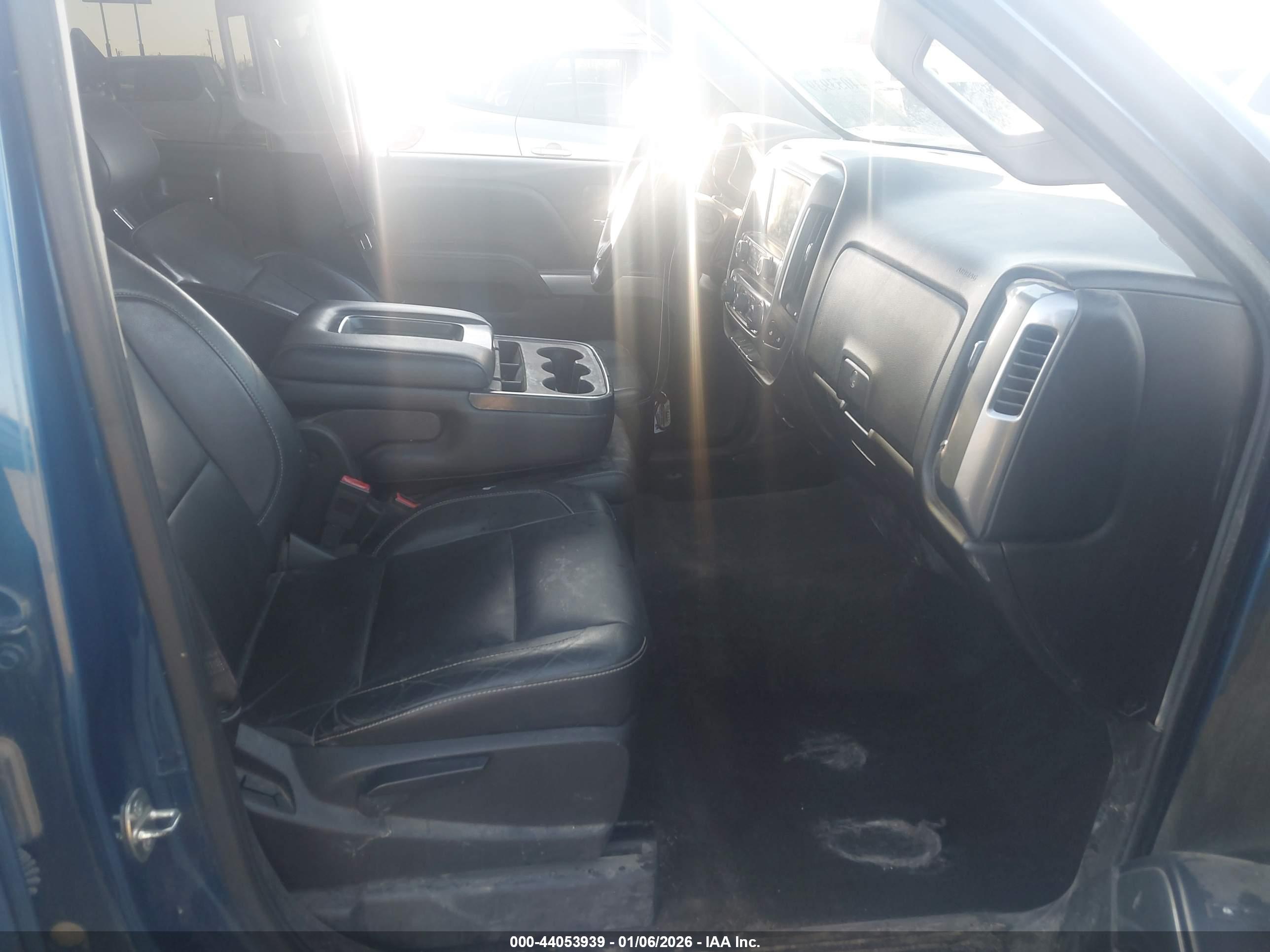CHEVROLET SILVERADO image 5