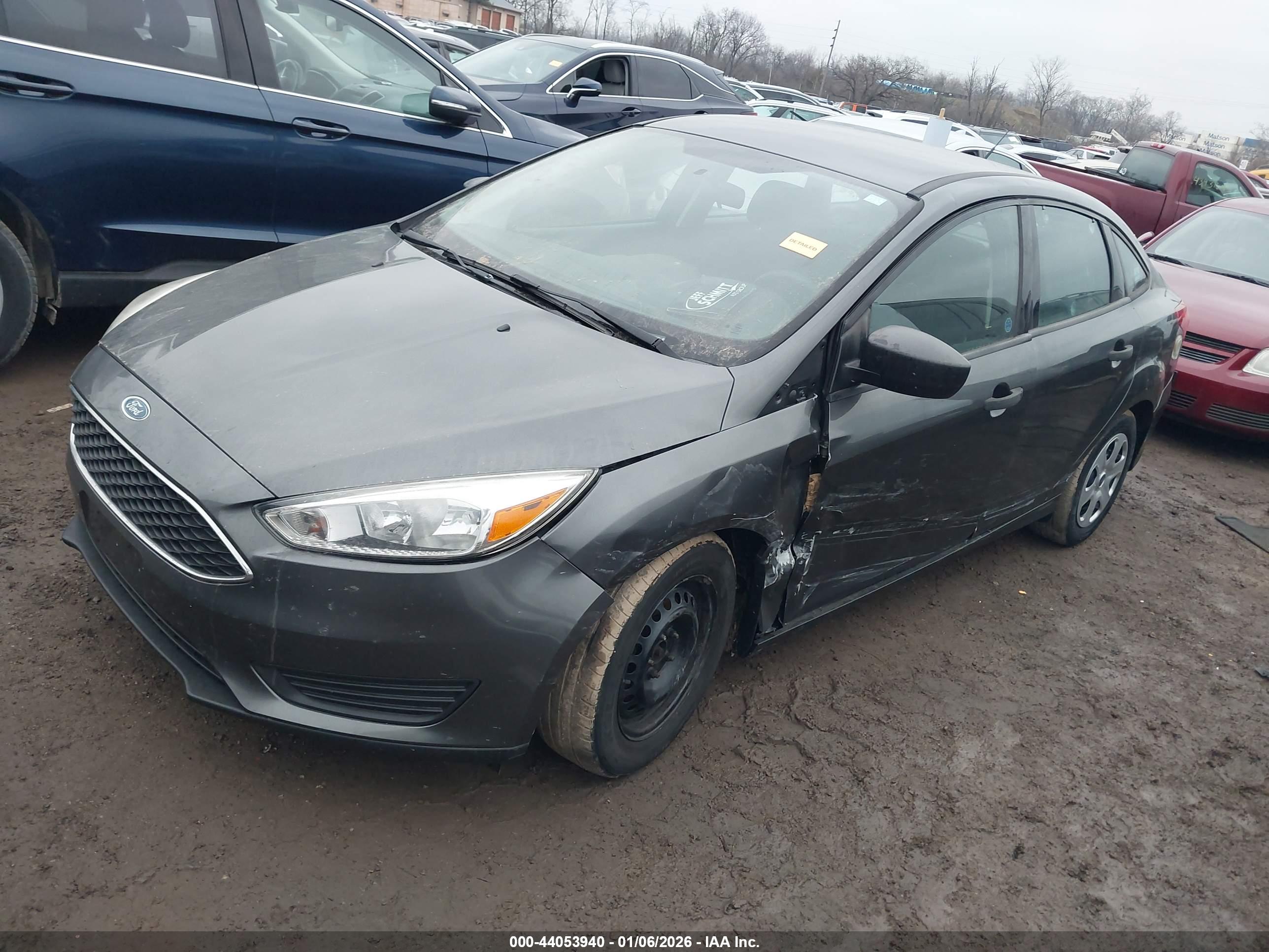 FORD FOCUS image 2