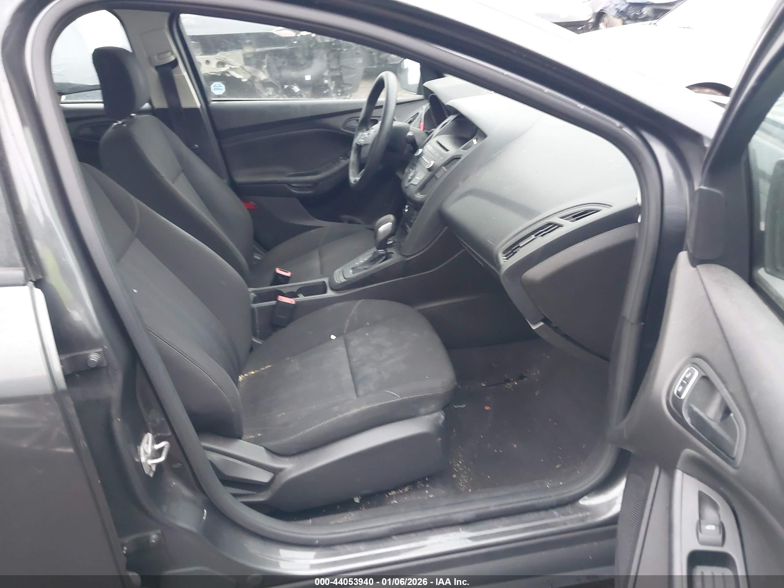 FORD FOCUS image 5
