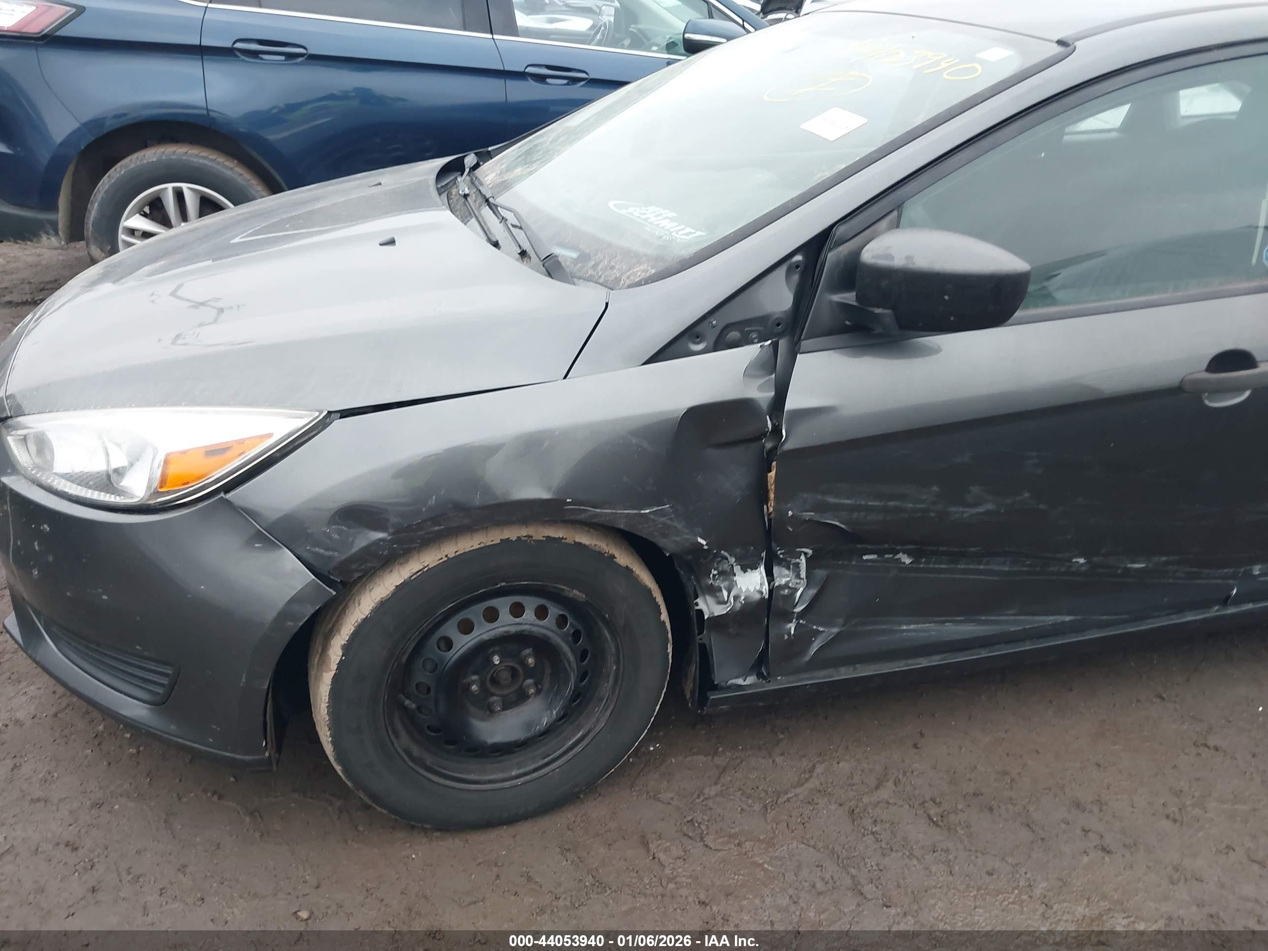 FORD FOCUS image 6