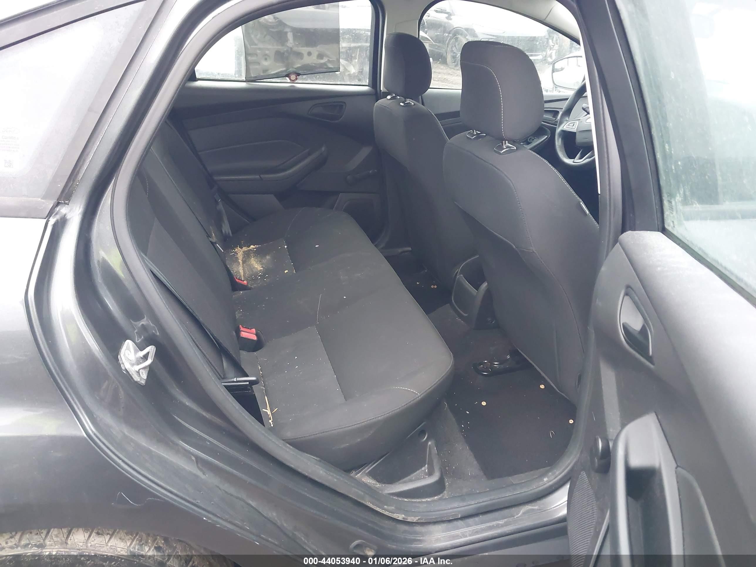 FORD FOCUS image 8