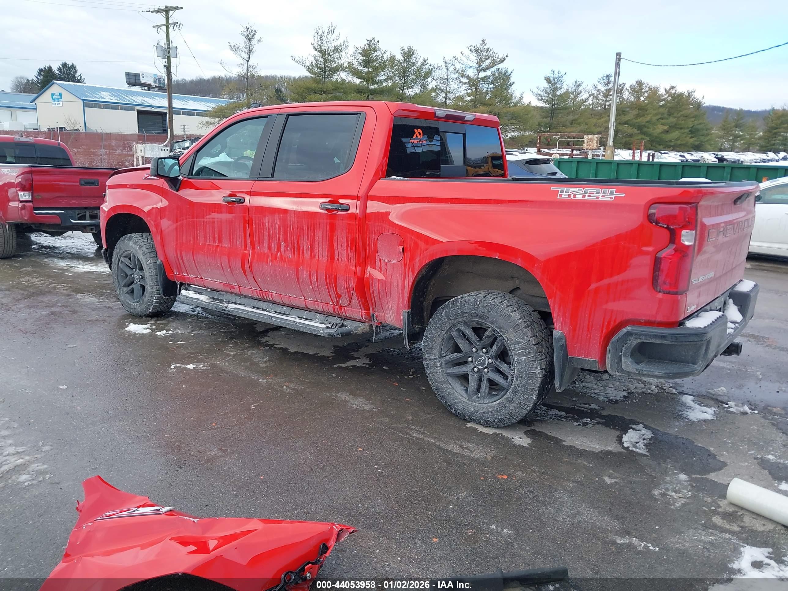 CHEVROLET SILVERADO image 3