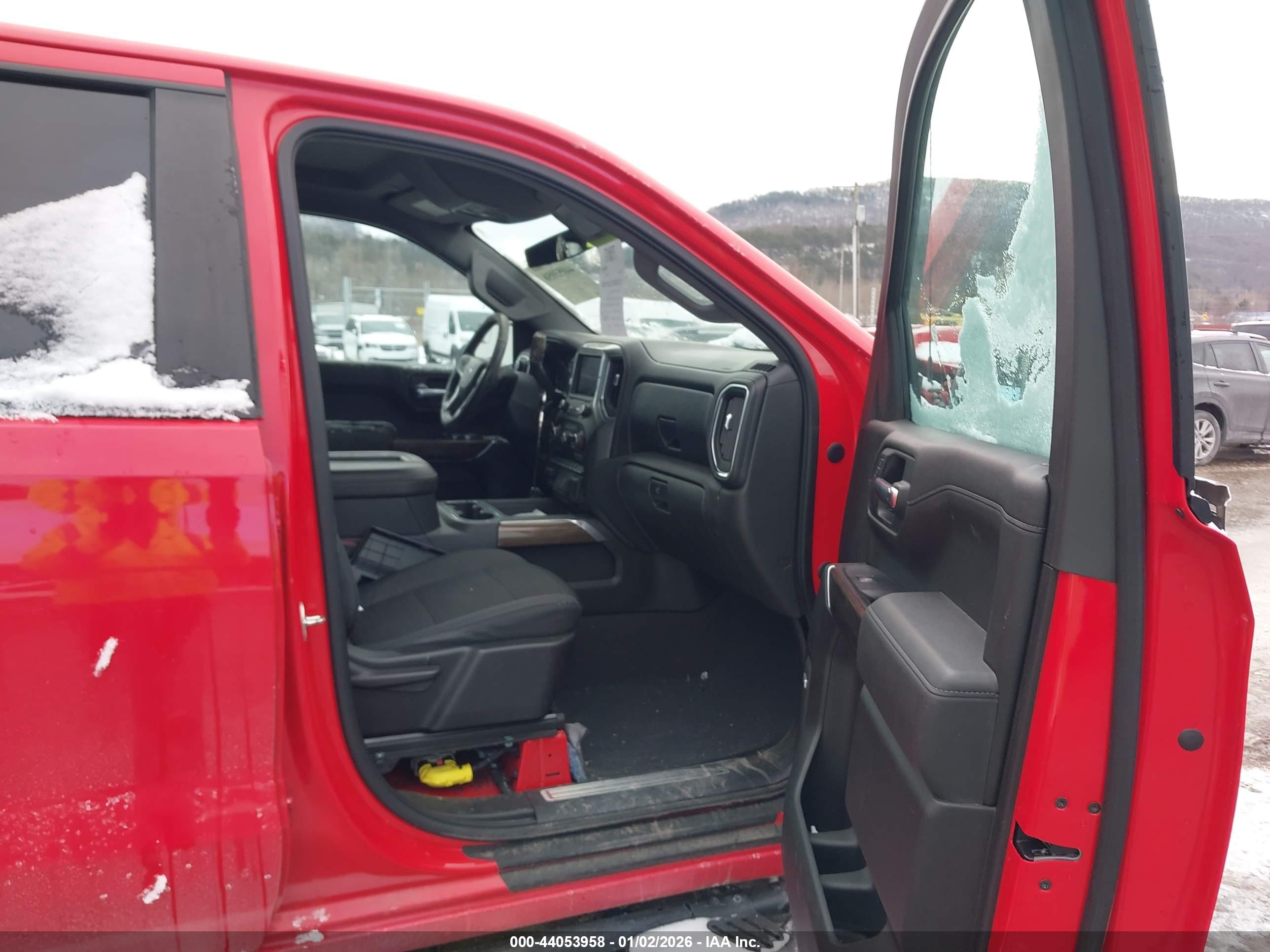 CHEVROLET SILVERADO image 5
