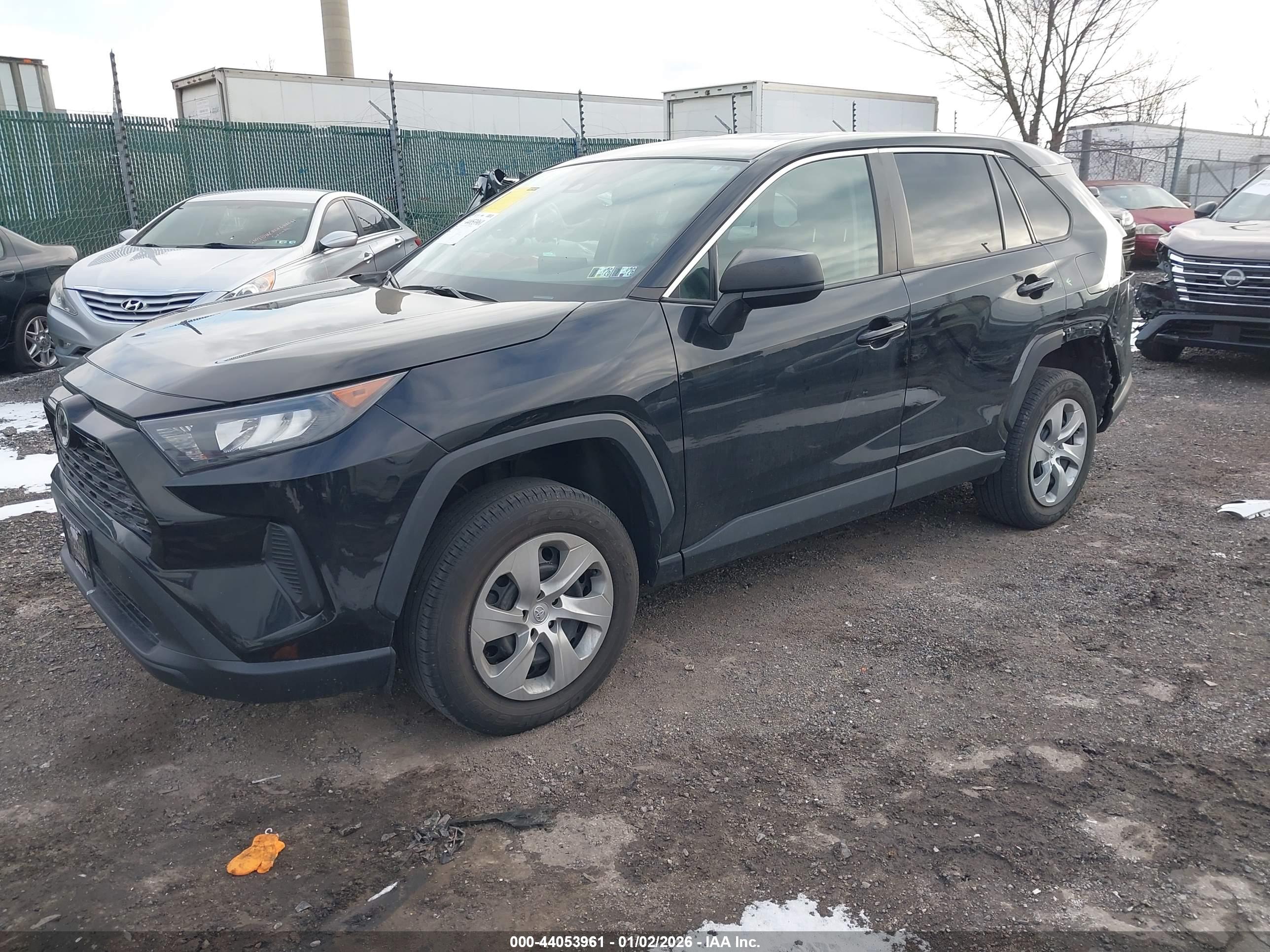 TOYOTA RAV4 image 2