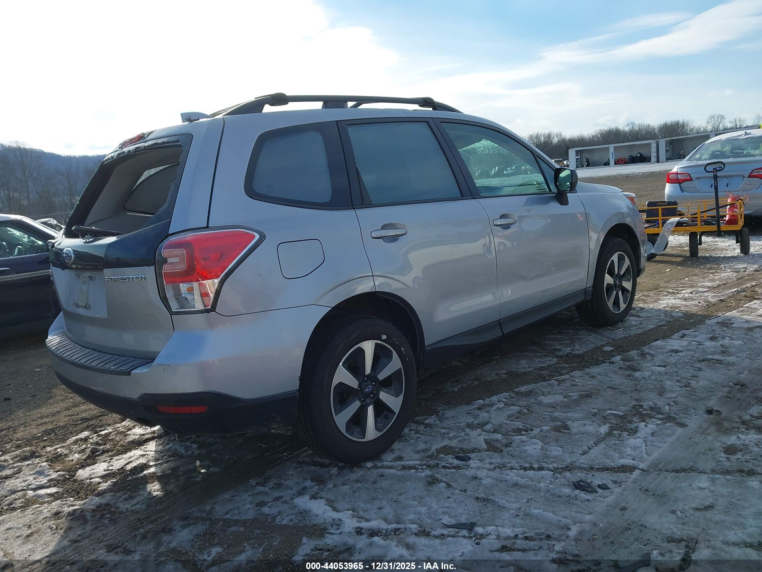 SUBARU FORESTER image 4