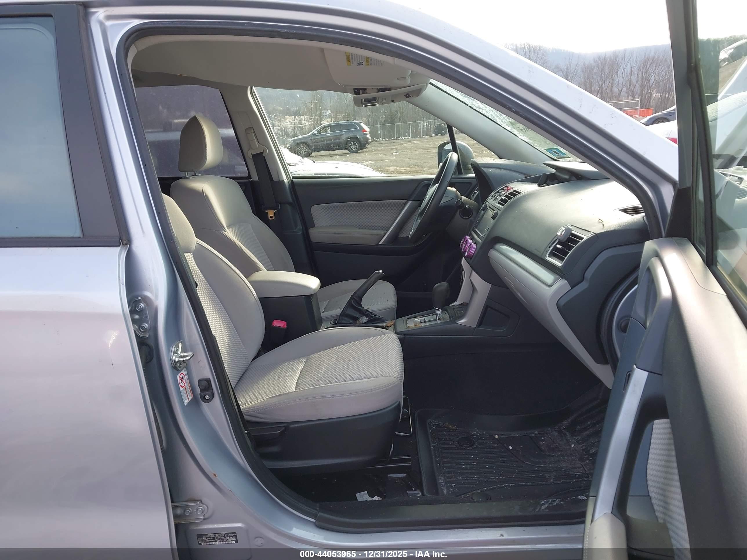 SUBARU FORESTER image 5