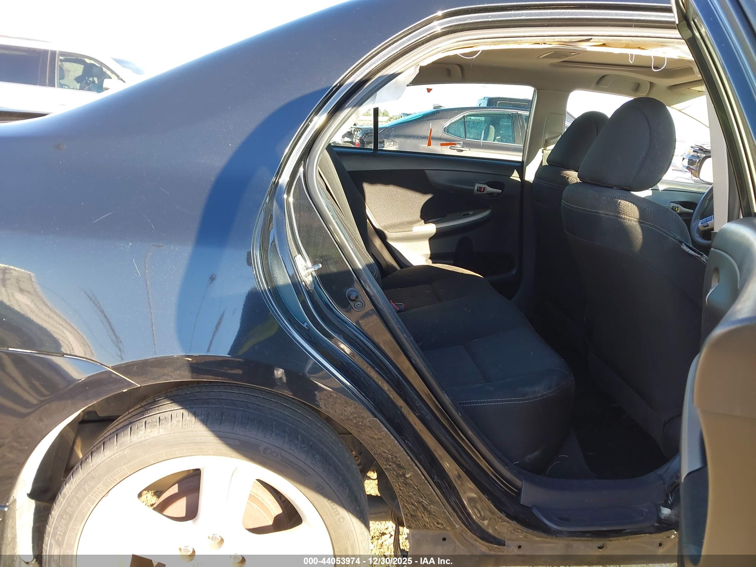 TOYOTA COROLLA image 8