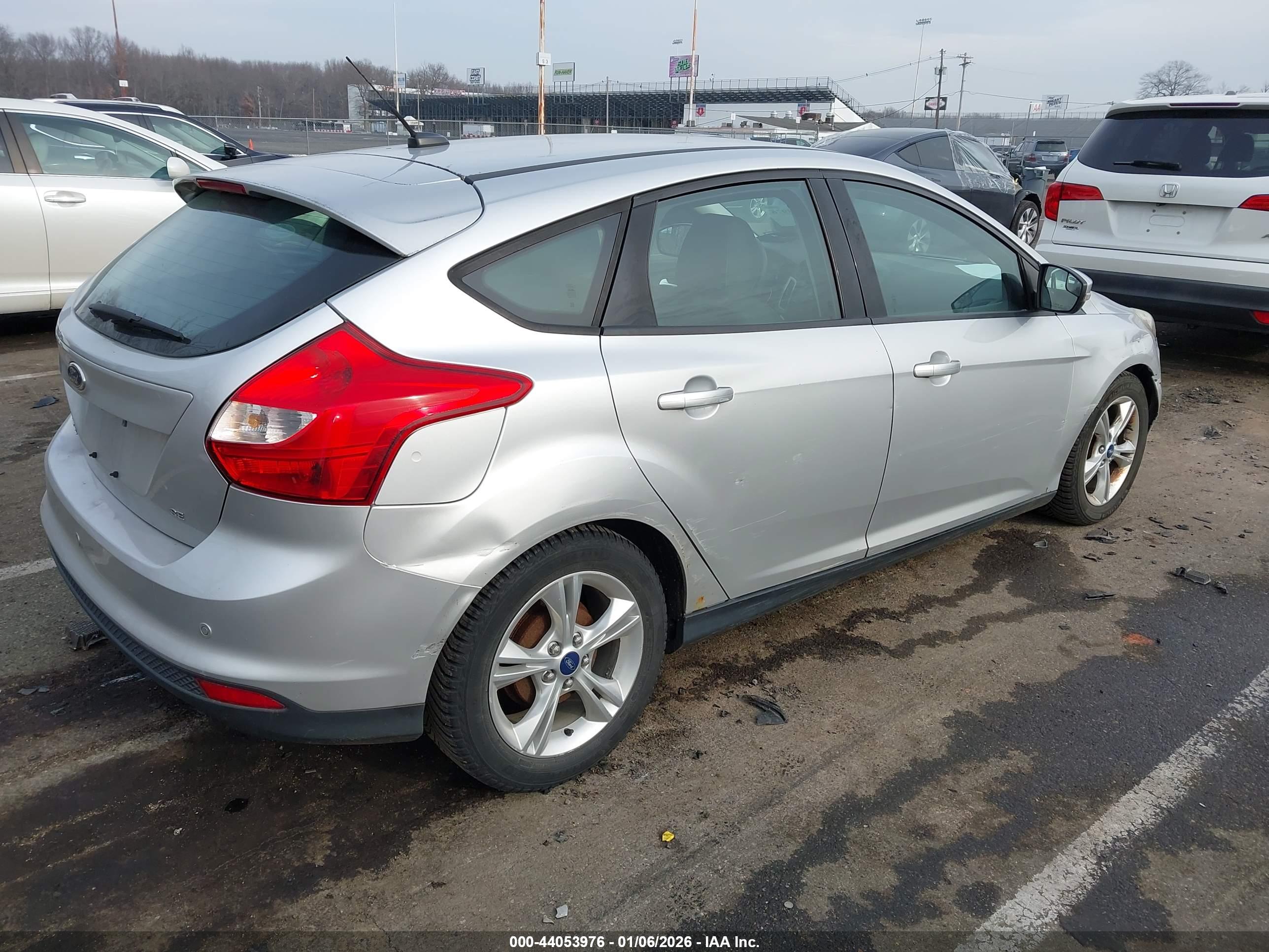 FORD FOCUS image 4