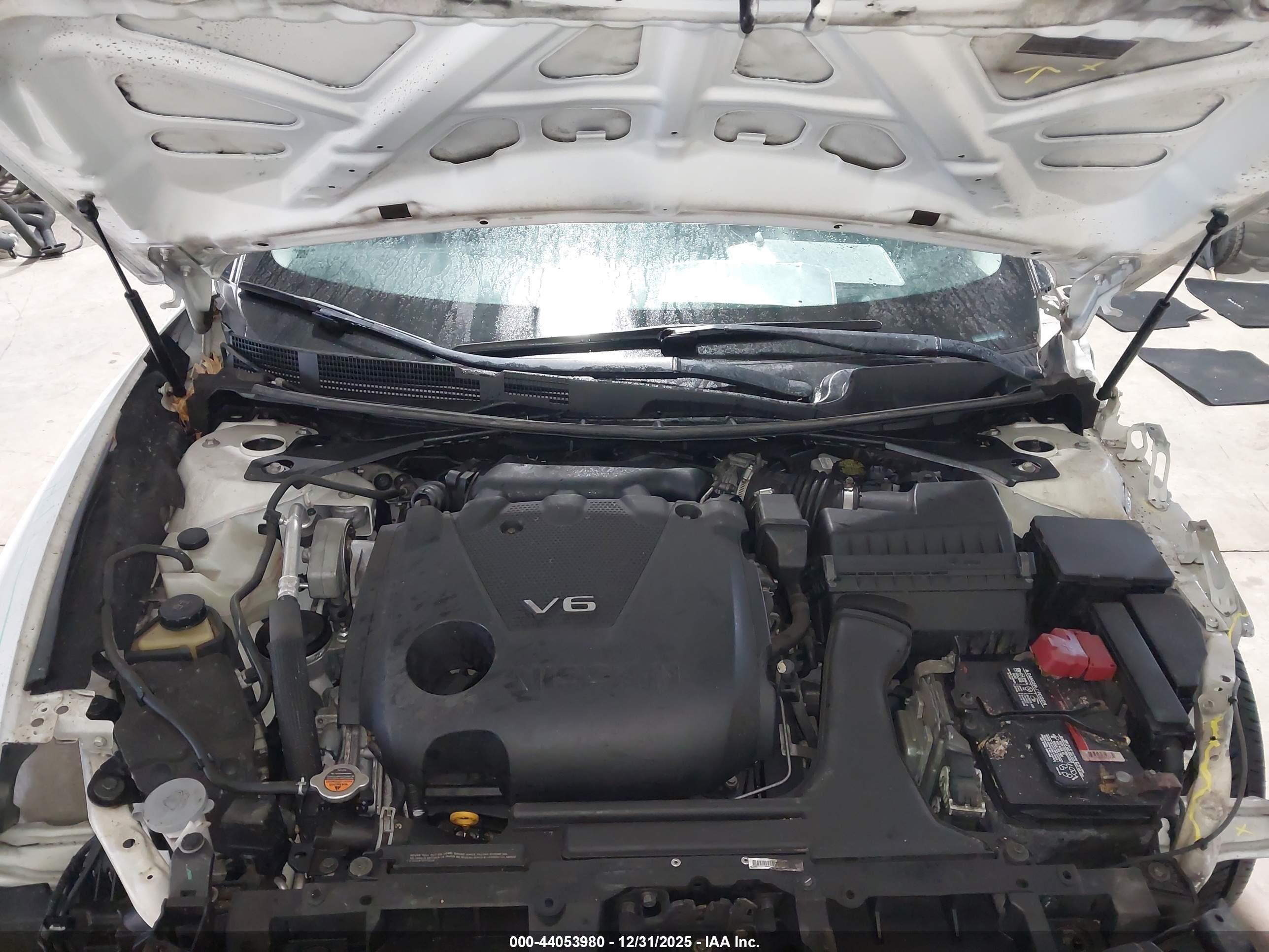 NISSAN MAXIMA image 10