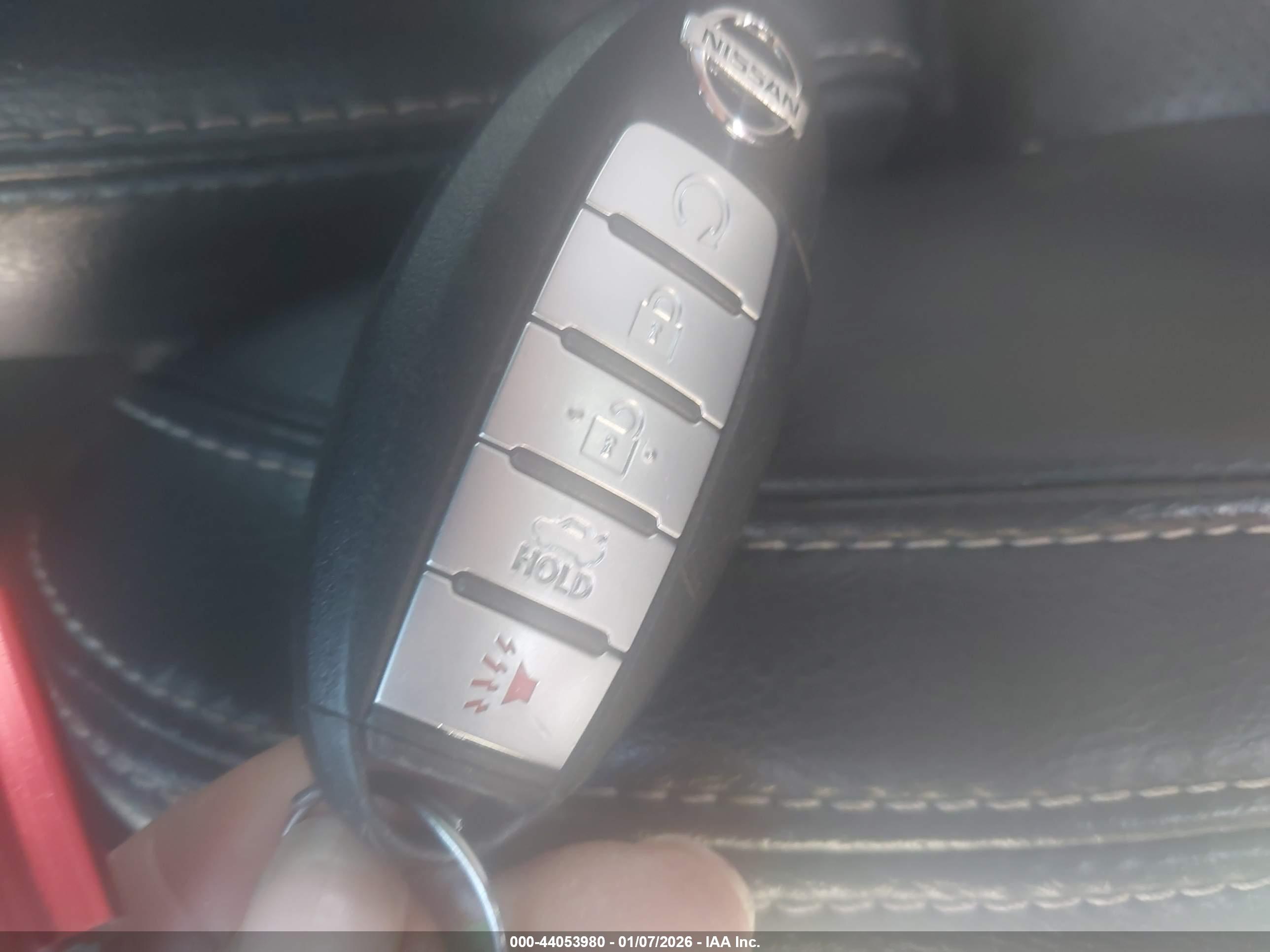 NISSAN MAXIMA image 11