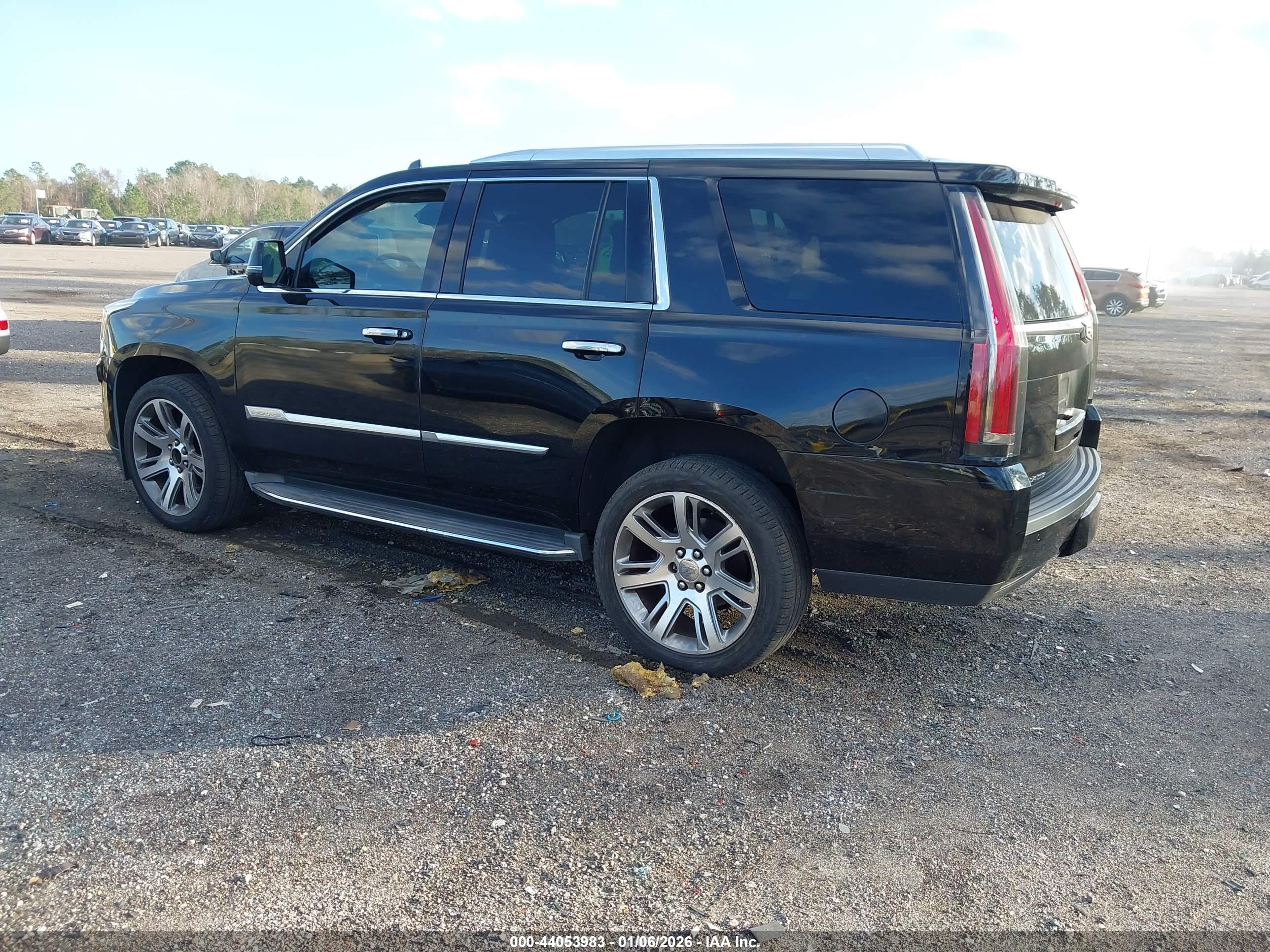 CADILLAC ESCALADE image 3