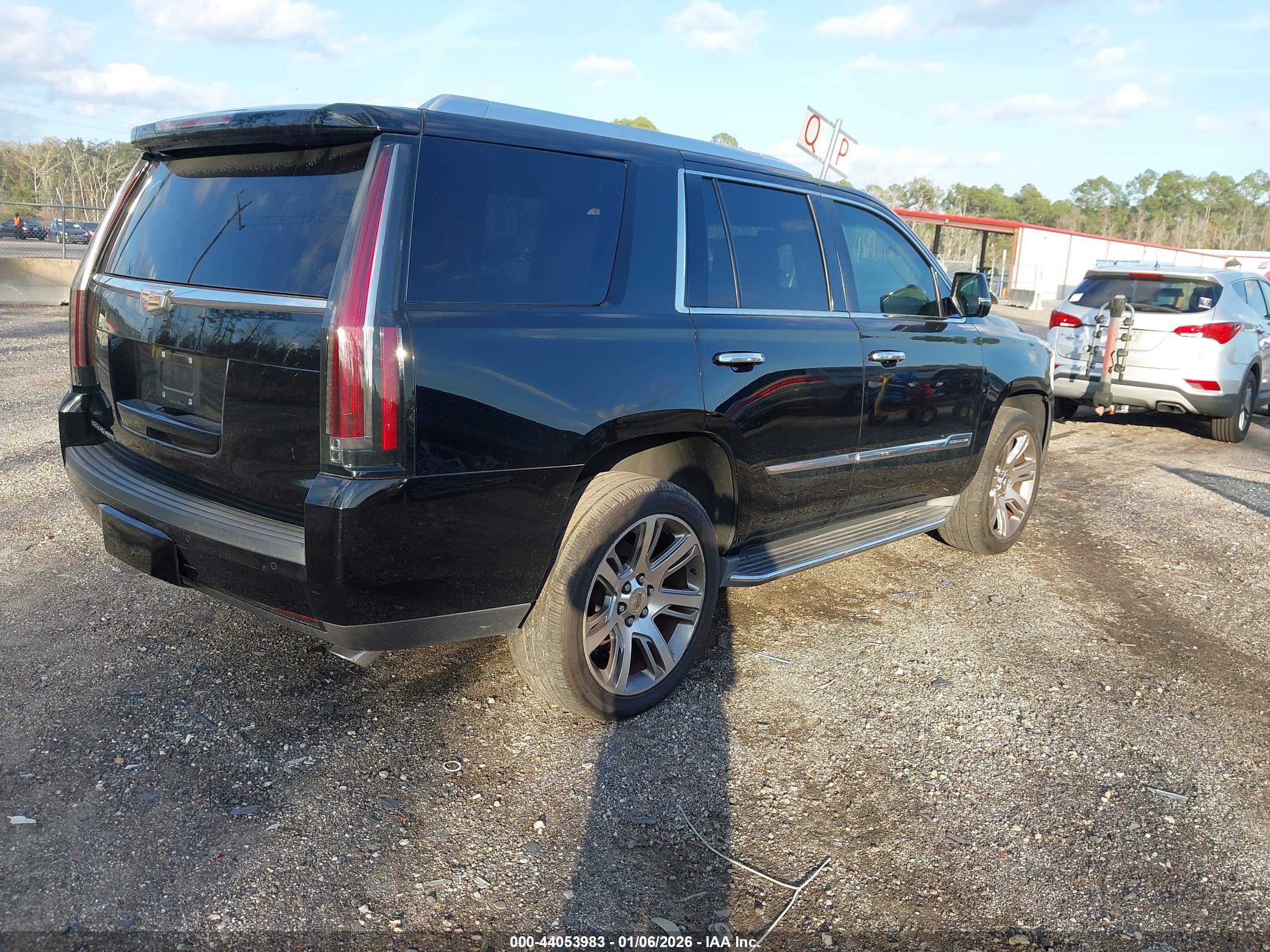 CADILLAC ESCALADE image 4