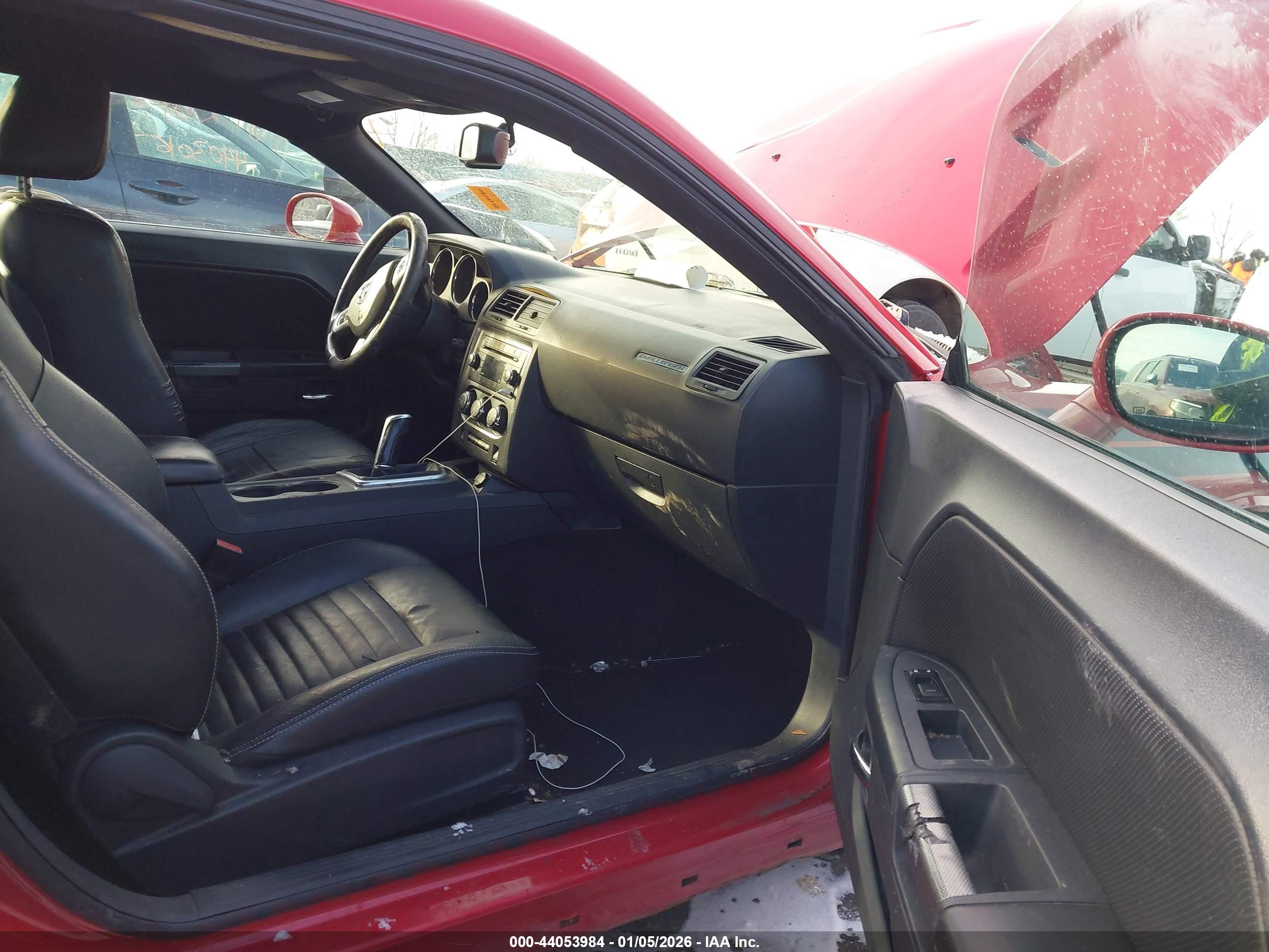 DODGE CHALLENGER image 5