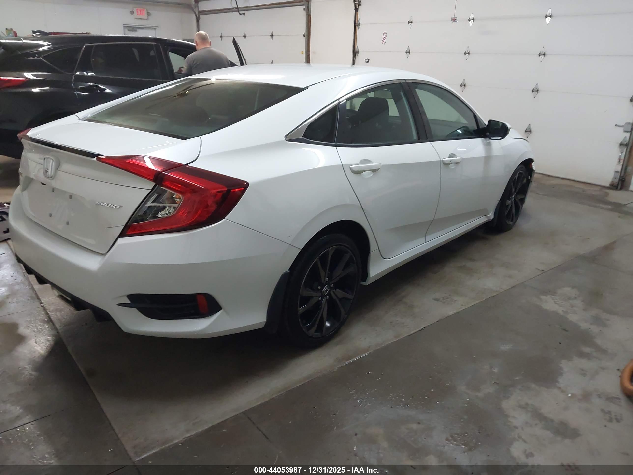 HONDA CIVIC image 4