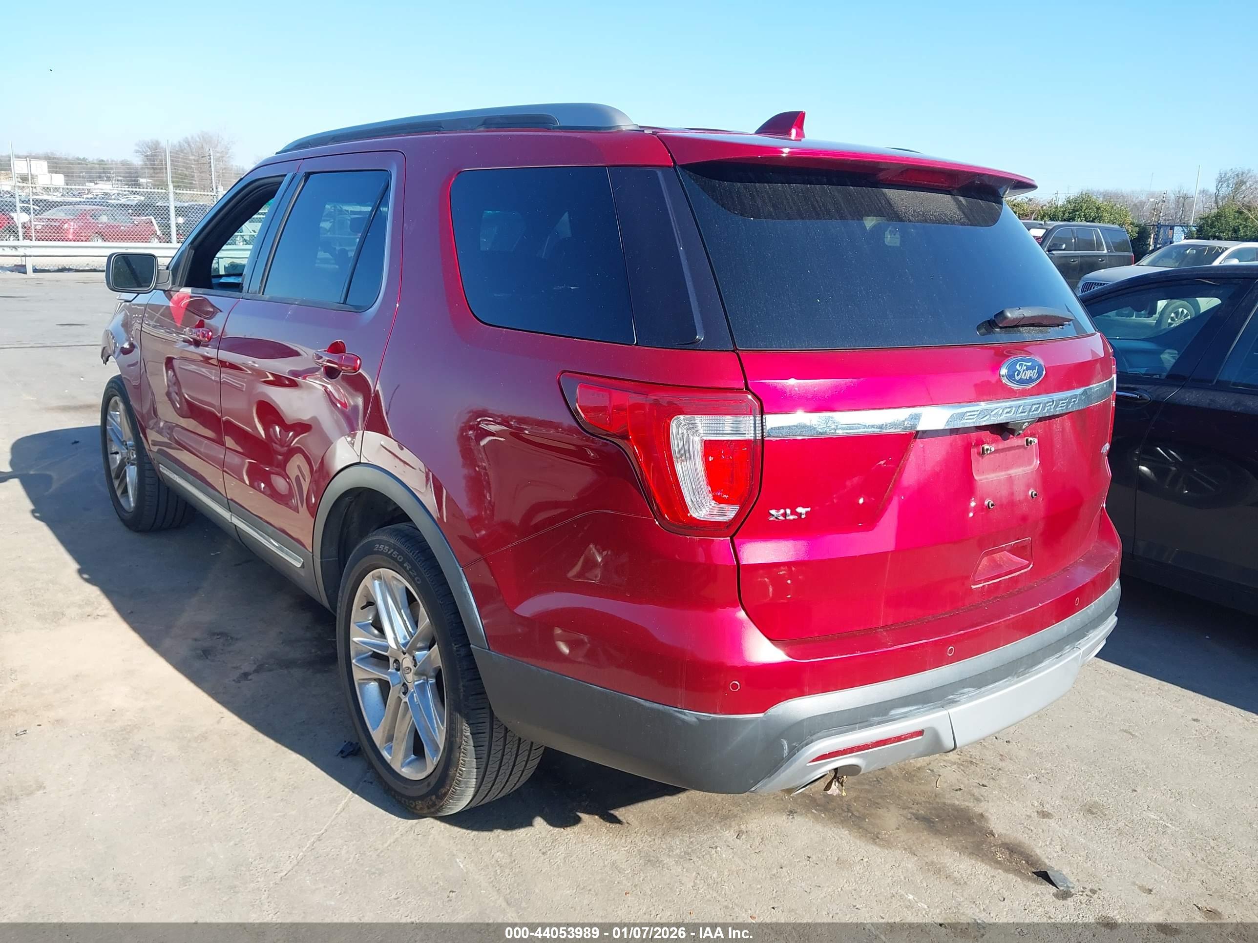 FORD EXPLORER image 3
