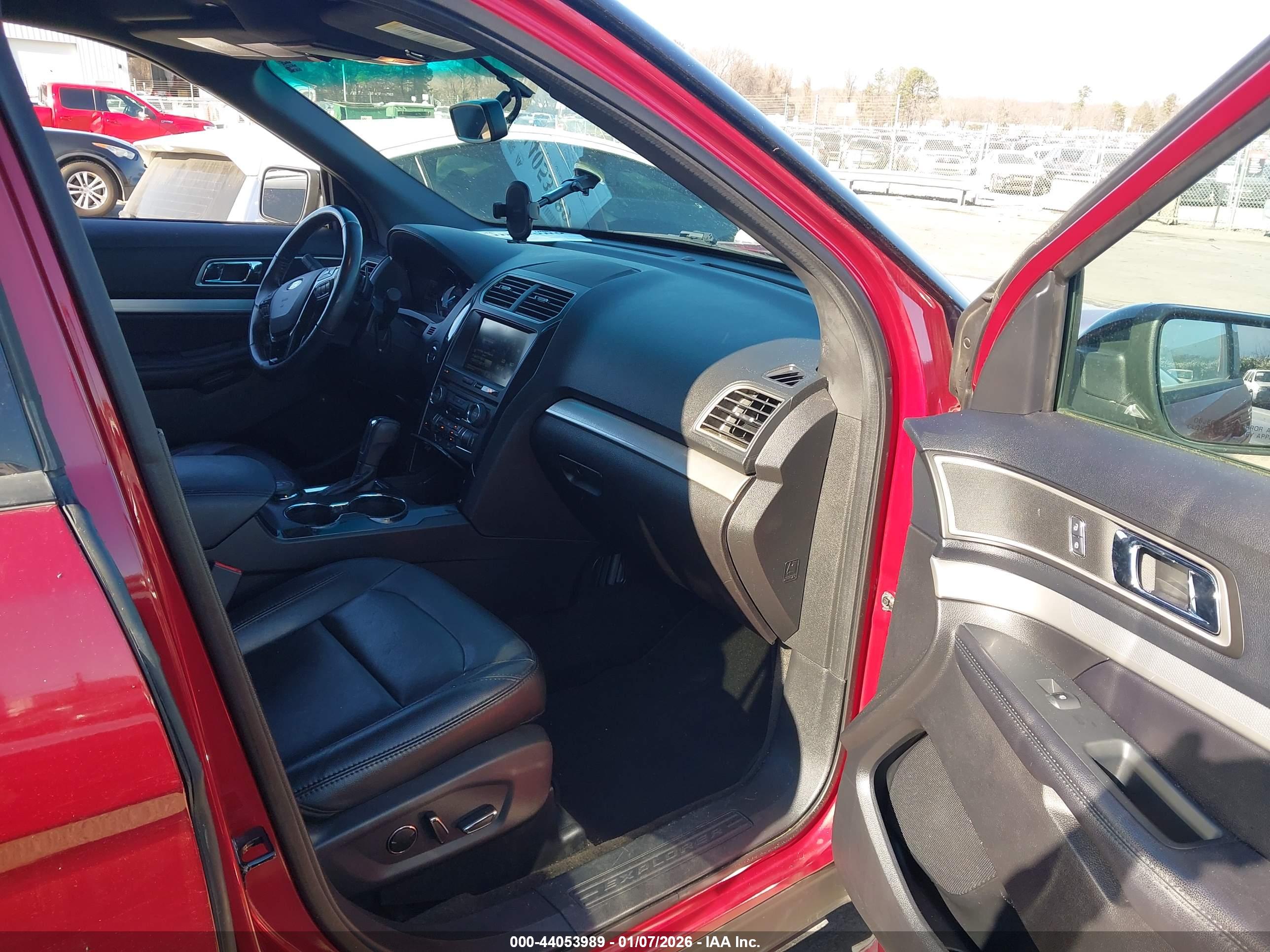 FORD EXPLORER image 5