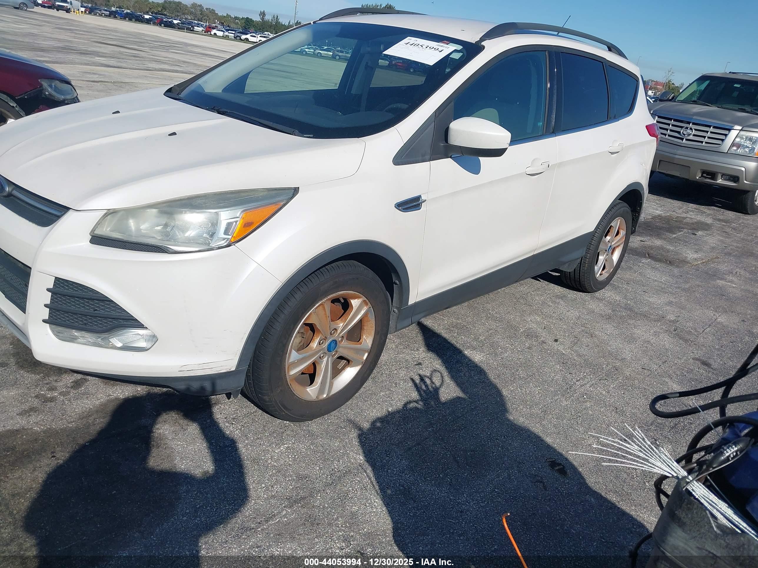 FORD ESCAPE image 2