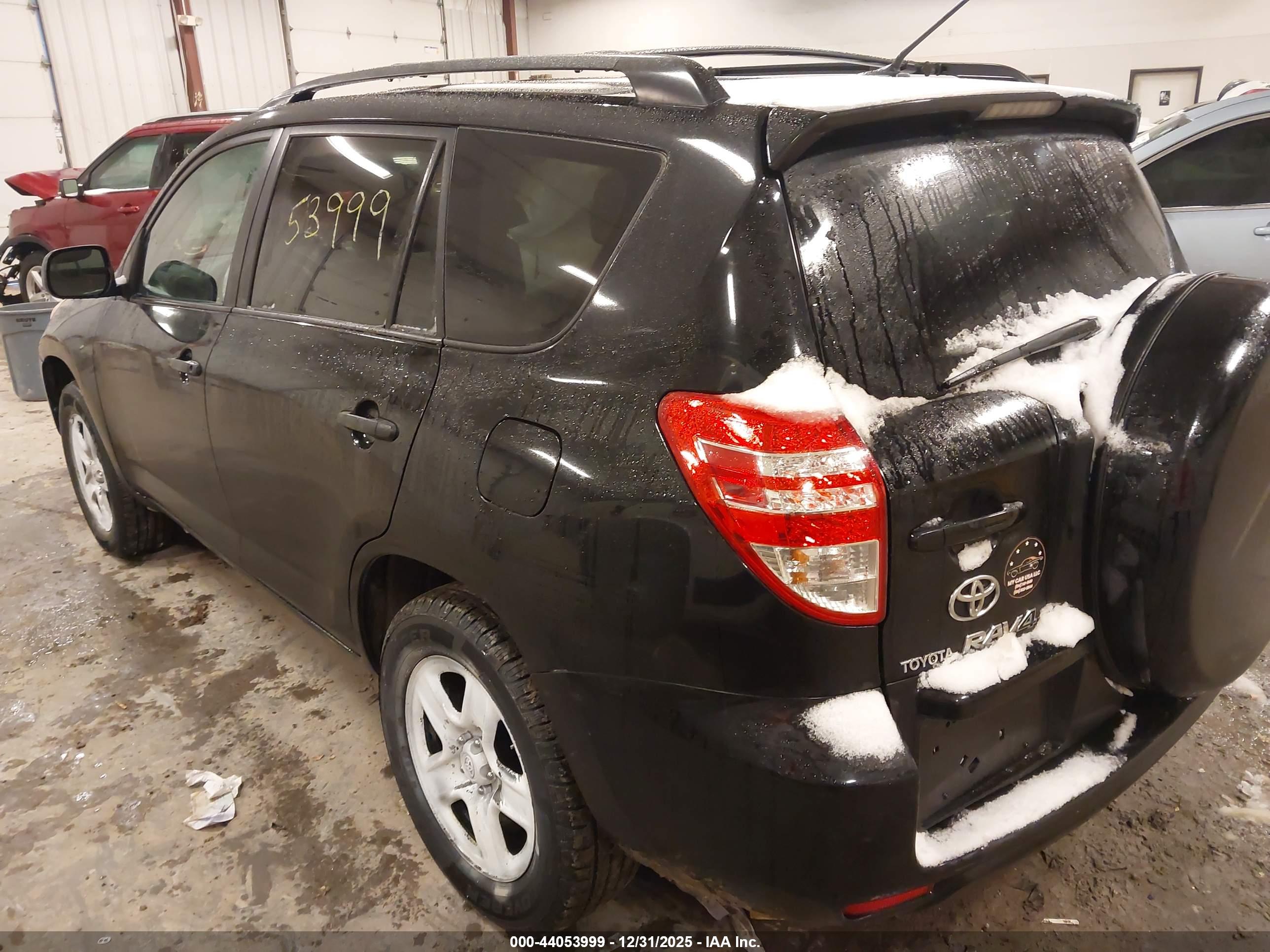 TOYOTA RAV4 image 3