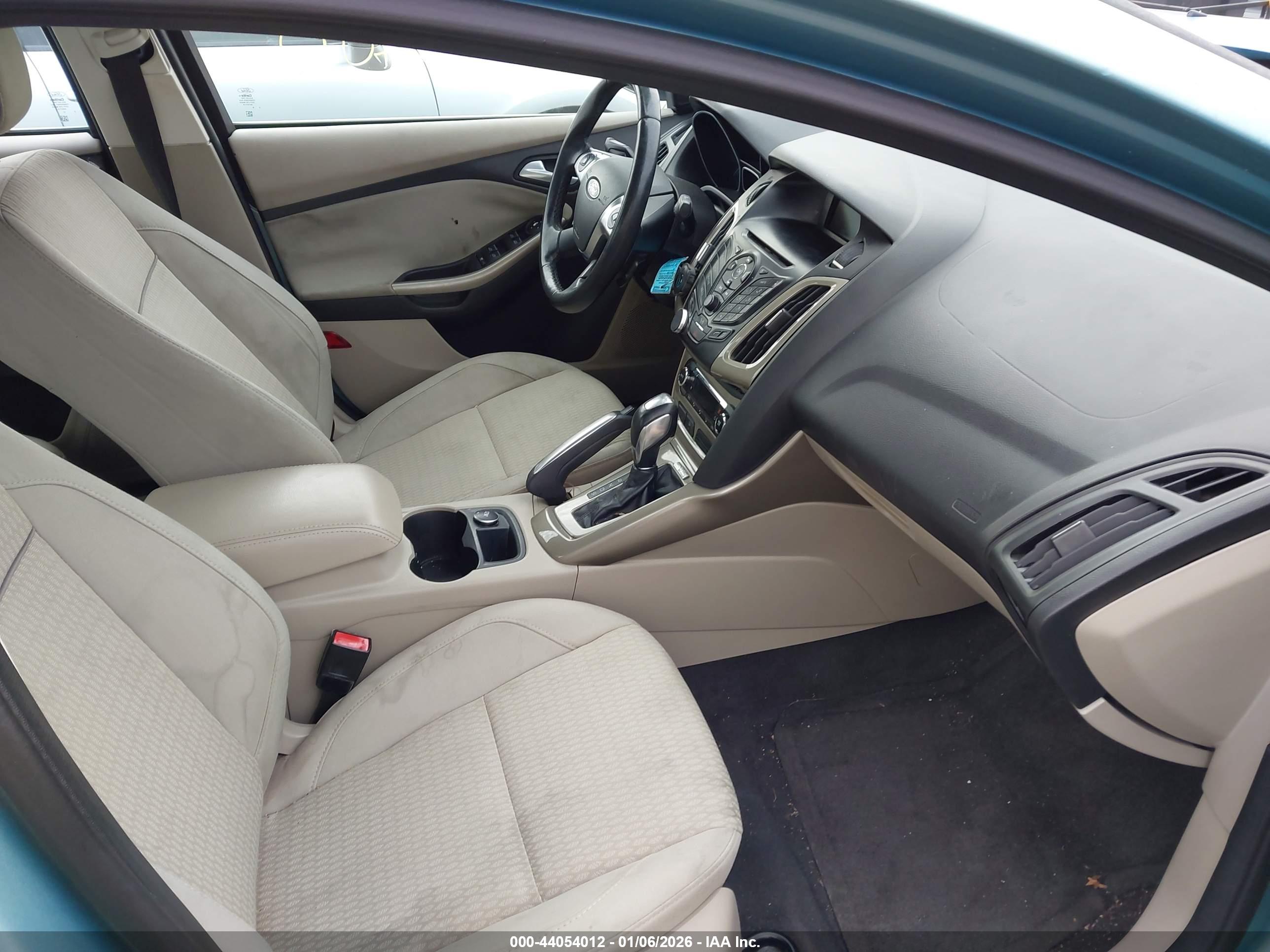 FORD FOCUS image 5