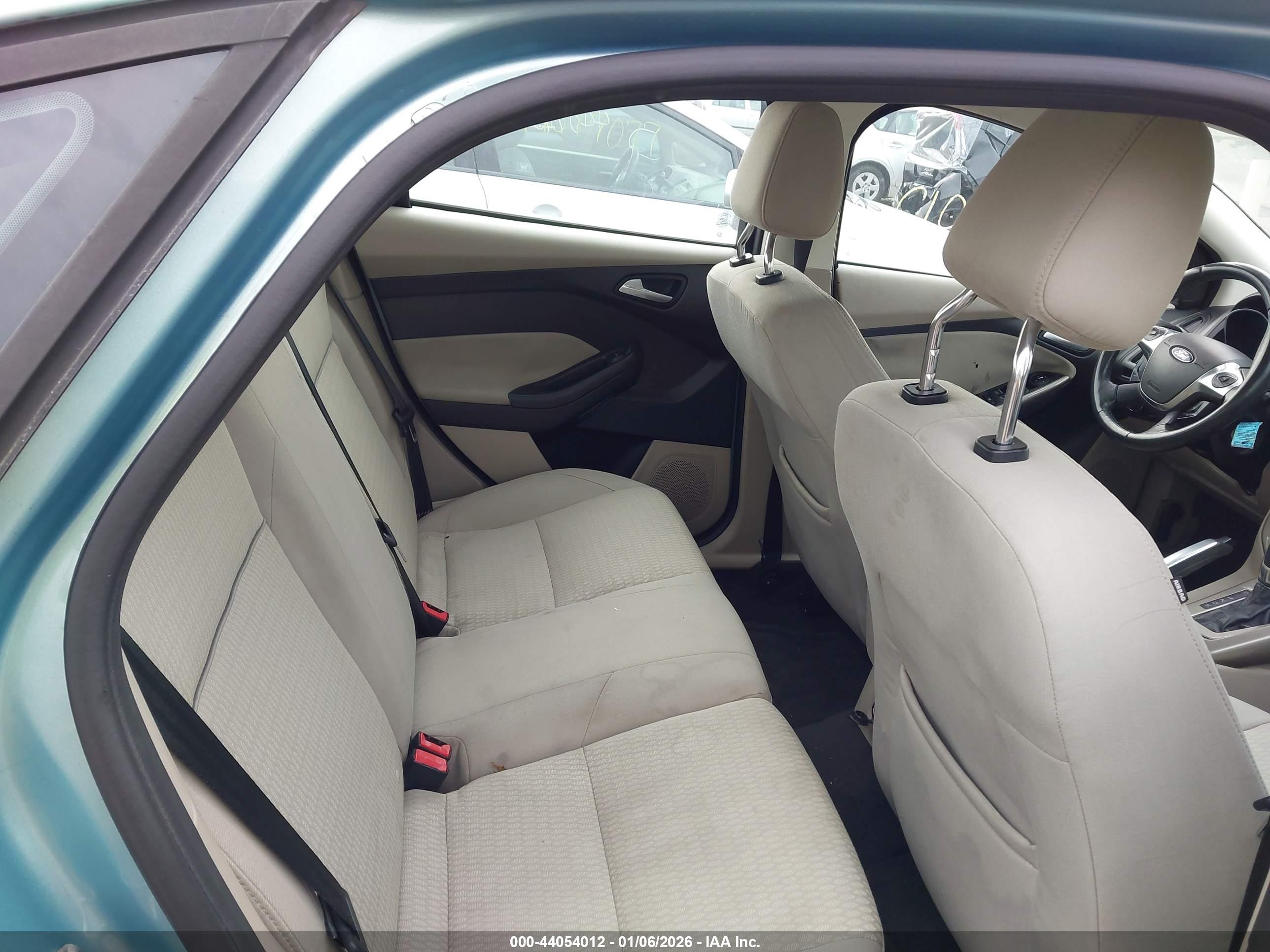 FORD FOCUS image 8