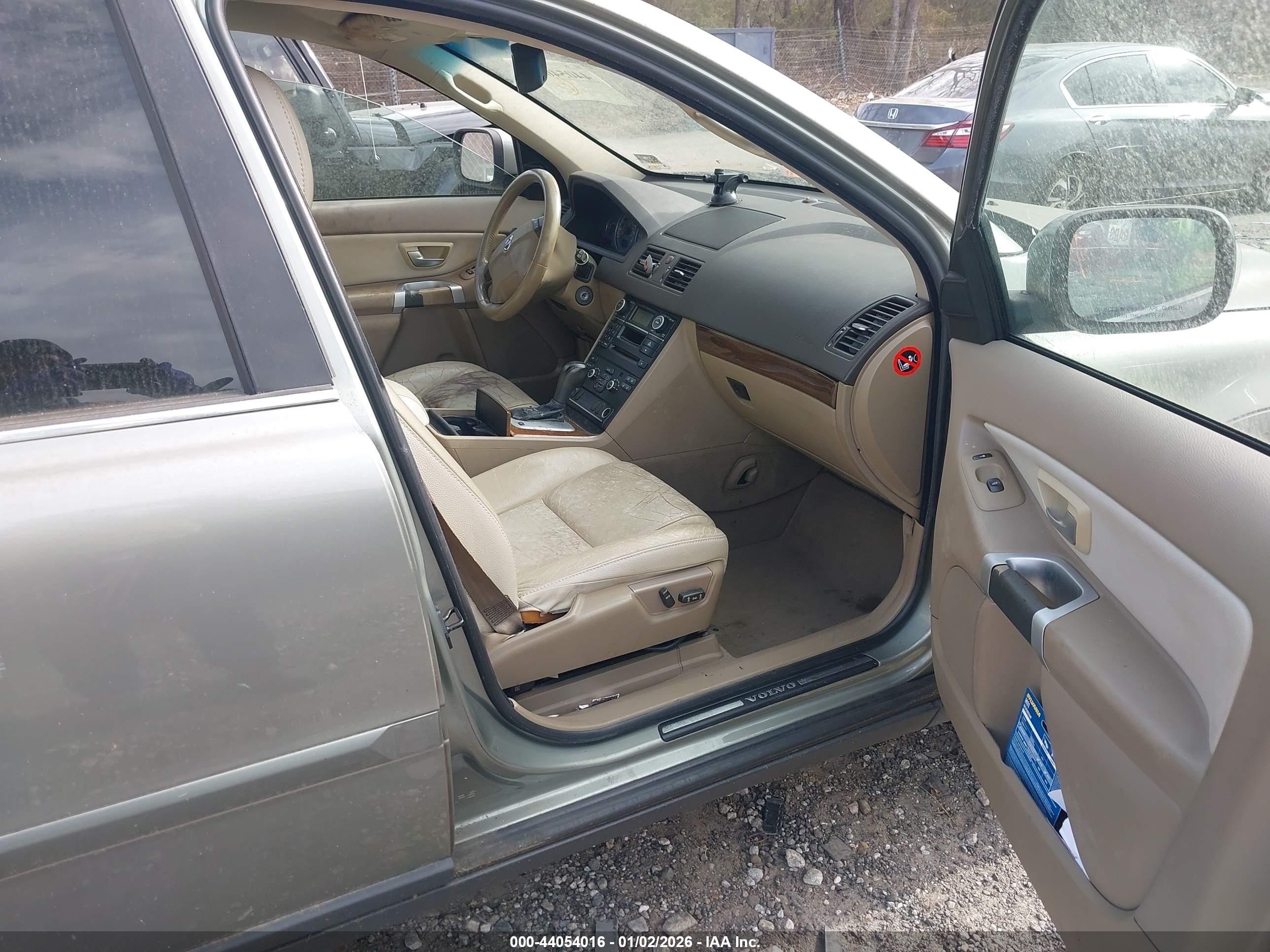 VOLVO XC90 image 5