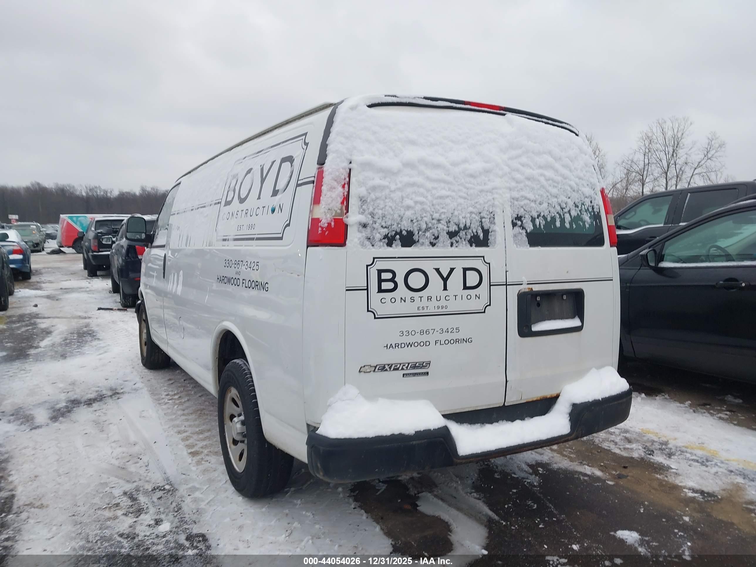 CHEVROLET EXPRESS image 3