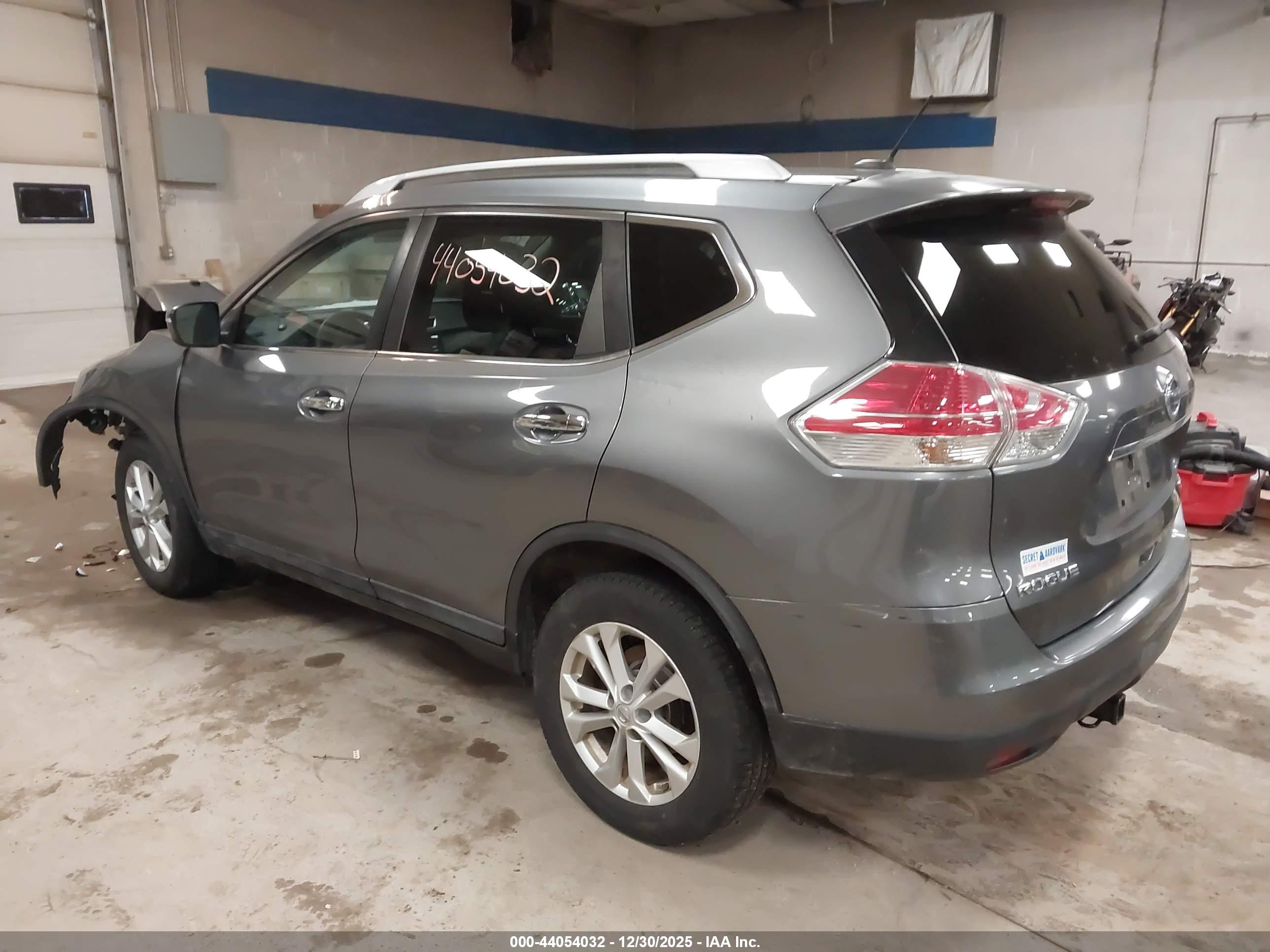 NISSAN ROGUE image 3