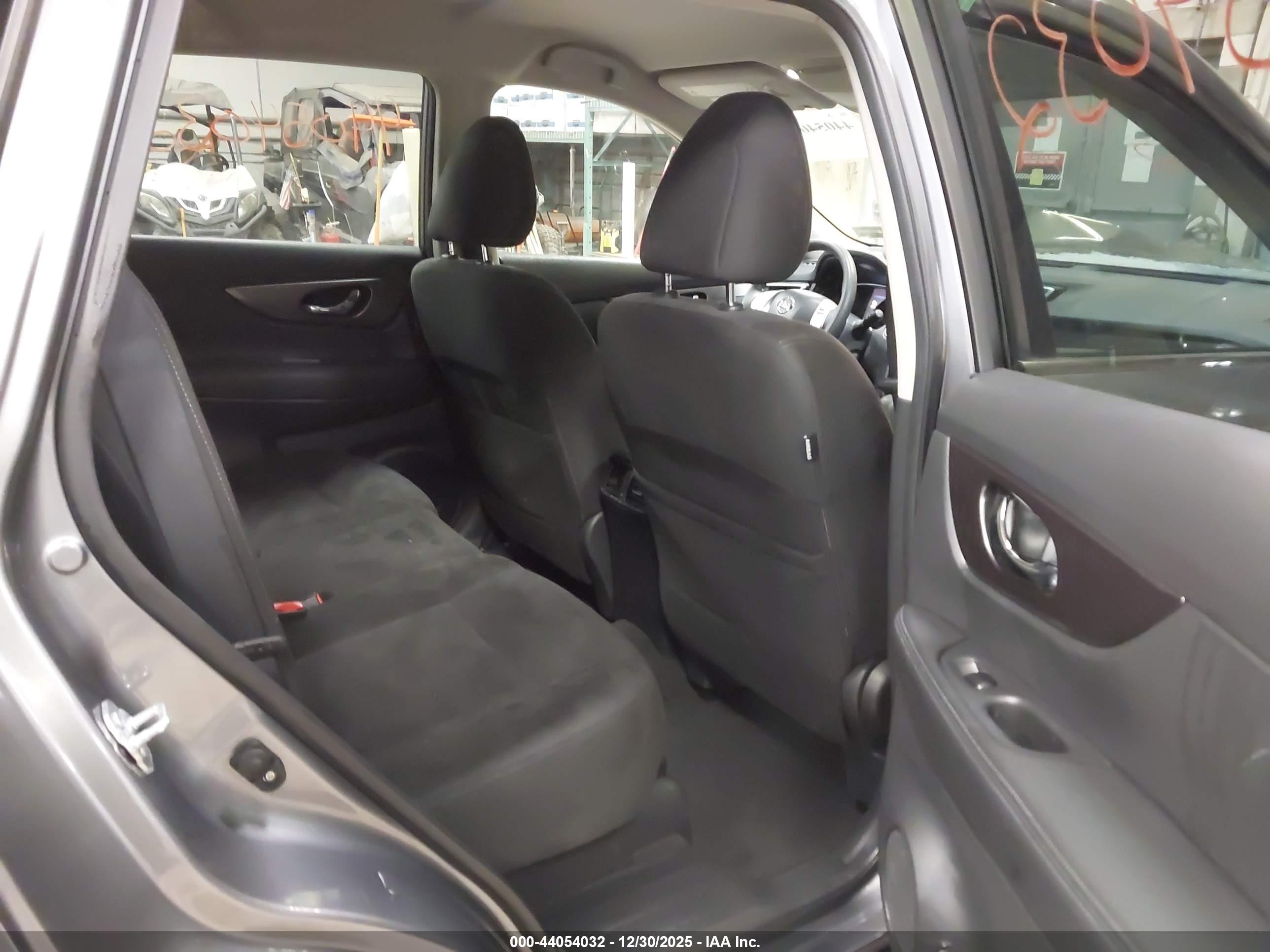 NISSAN ROGUE image 8