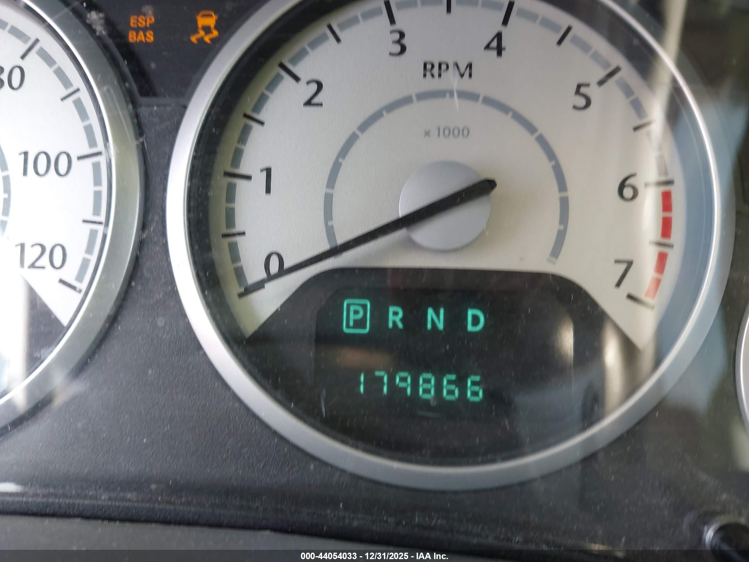 CHRYSLER TOWN image 7
