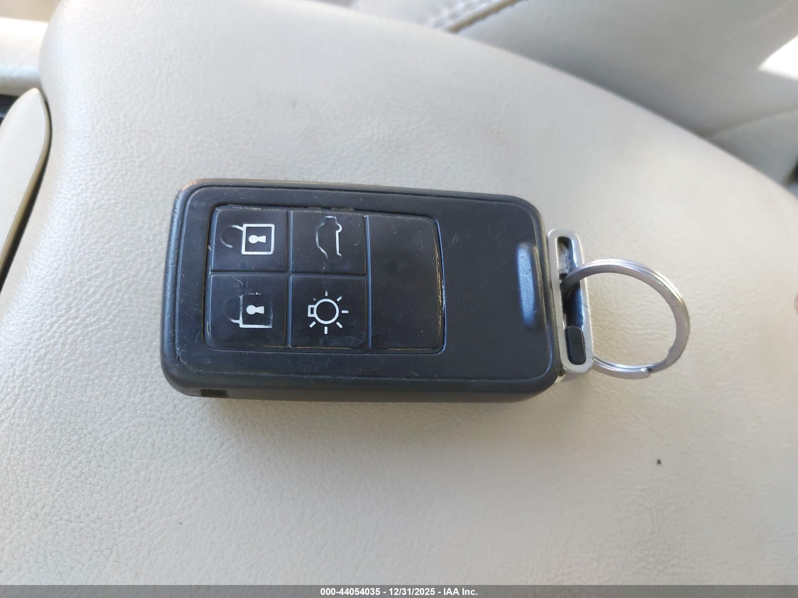 VOLVO XC60 image 11