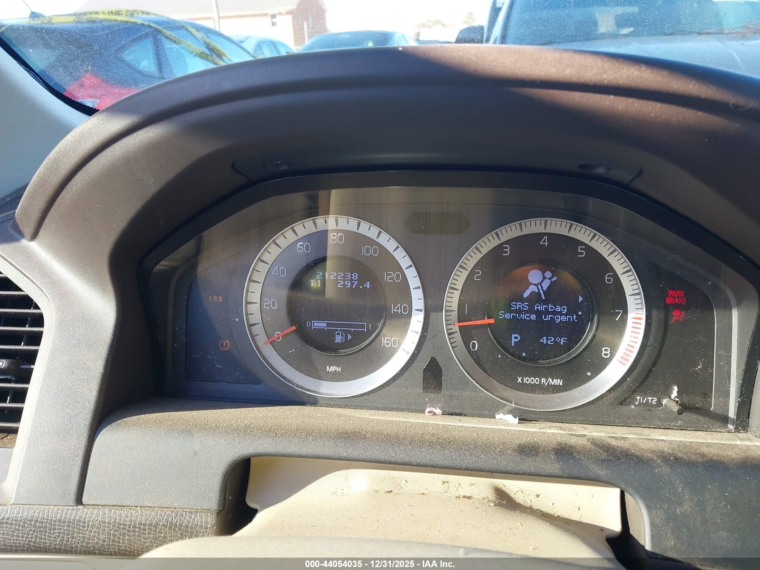 VOLVO XC60 image 7