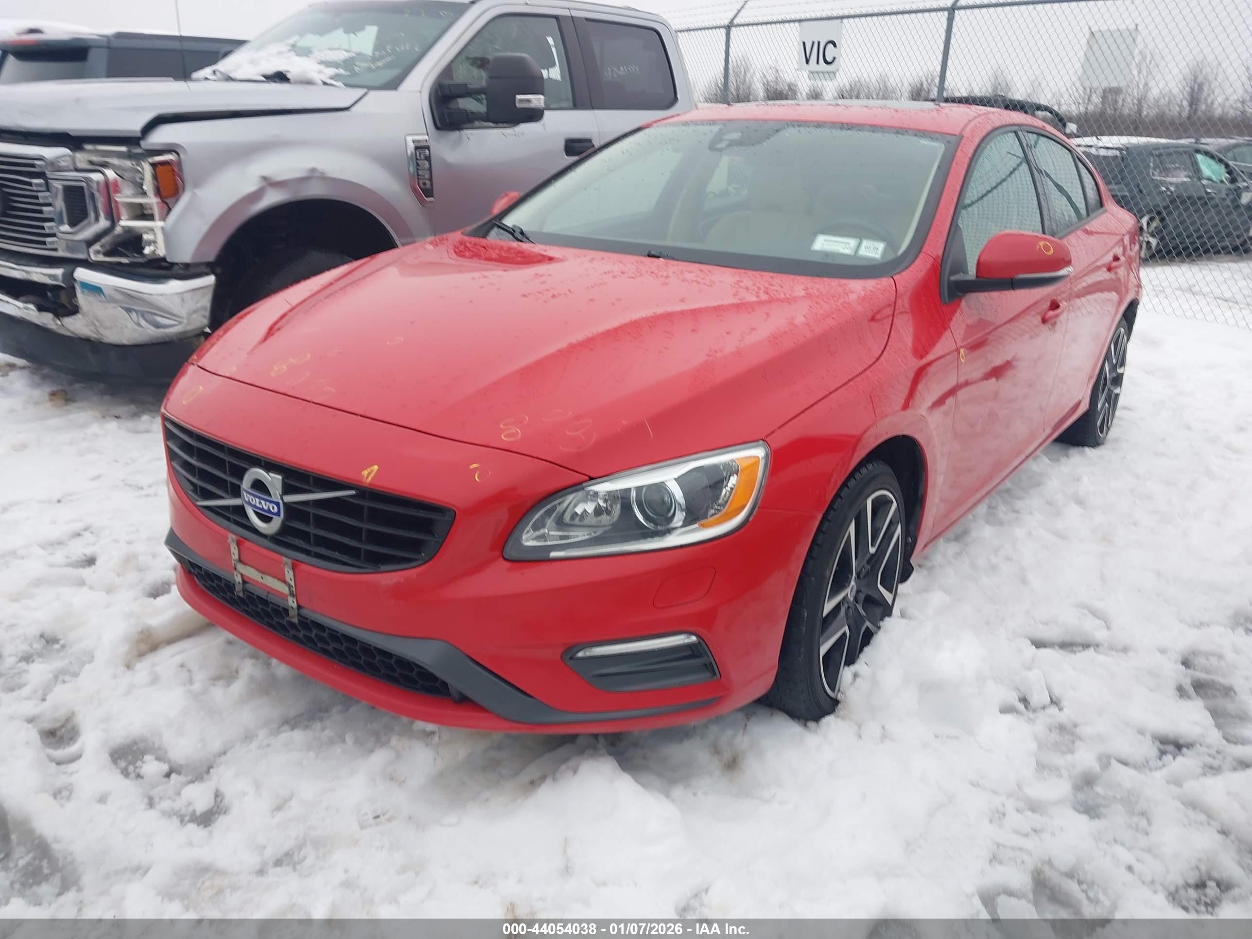 VOLVO S60 image 2