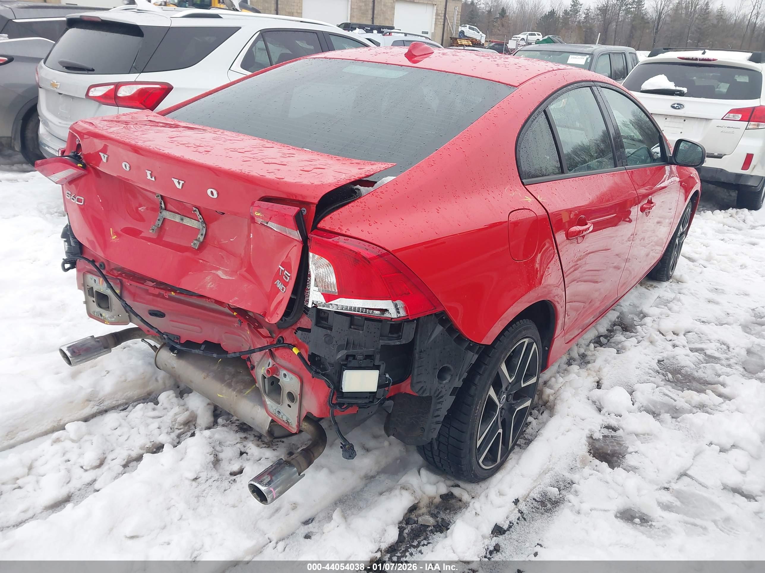 VOLVO S60 image 4