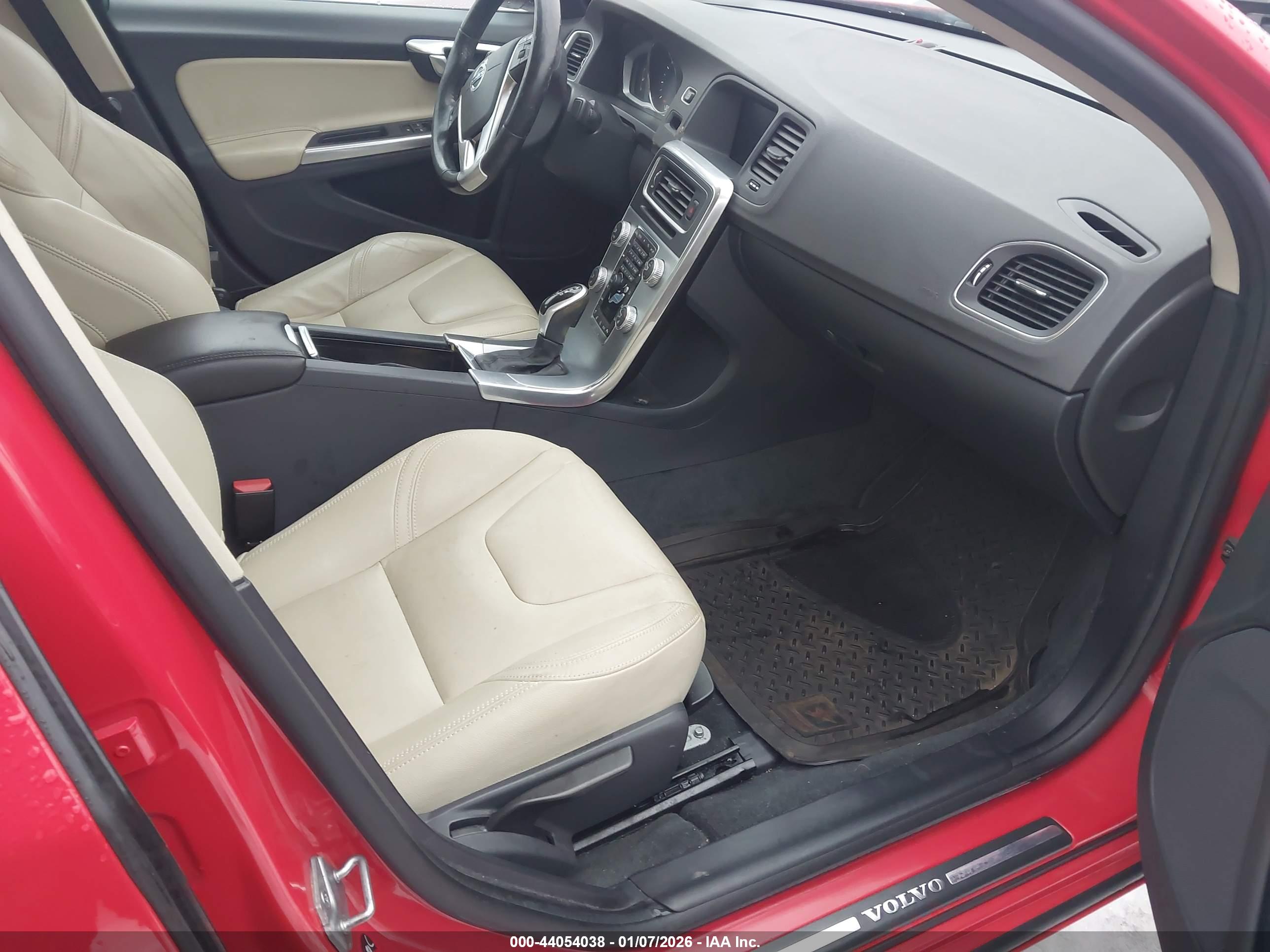 VOLVO S60 image 5