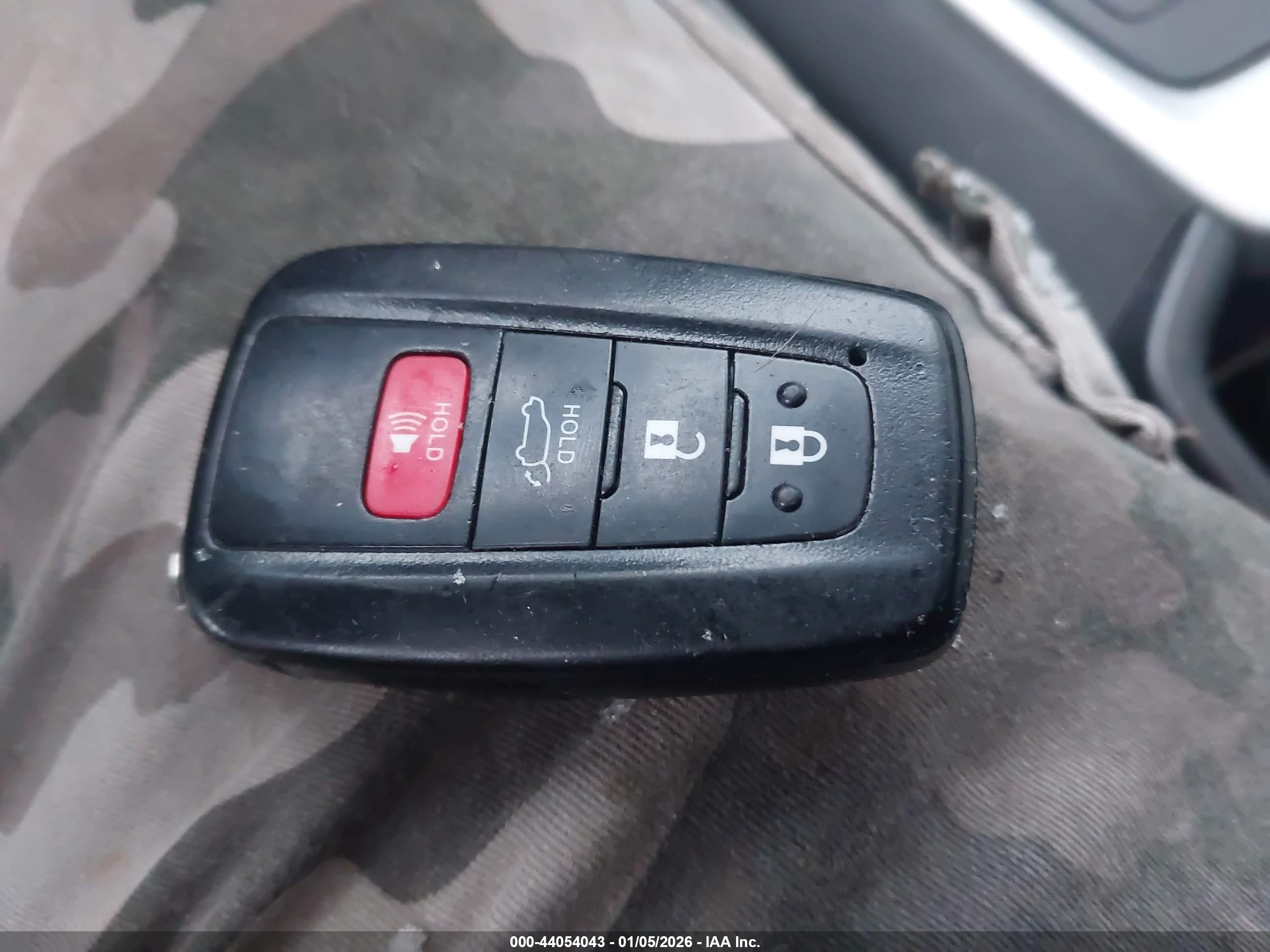 TOYOTA RAV4 image 11