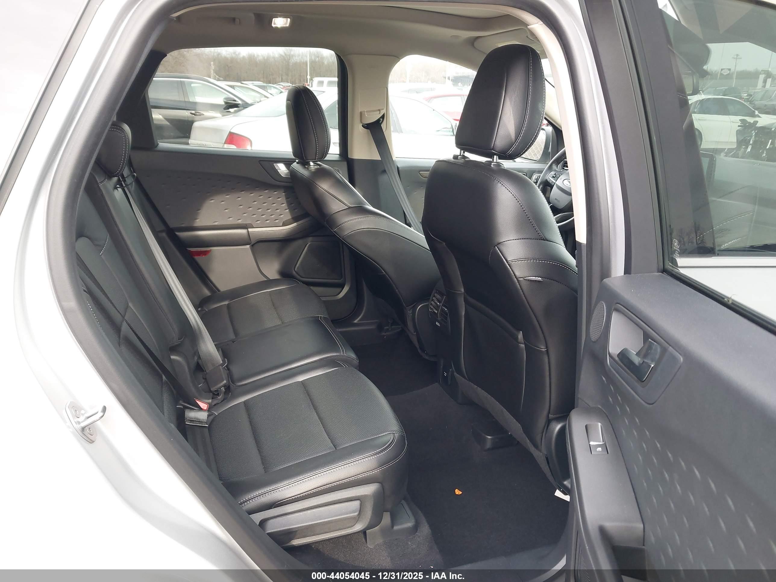 FORD ESCAPE image 8