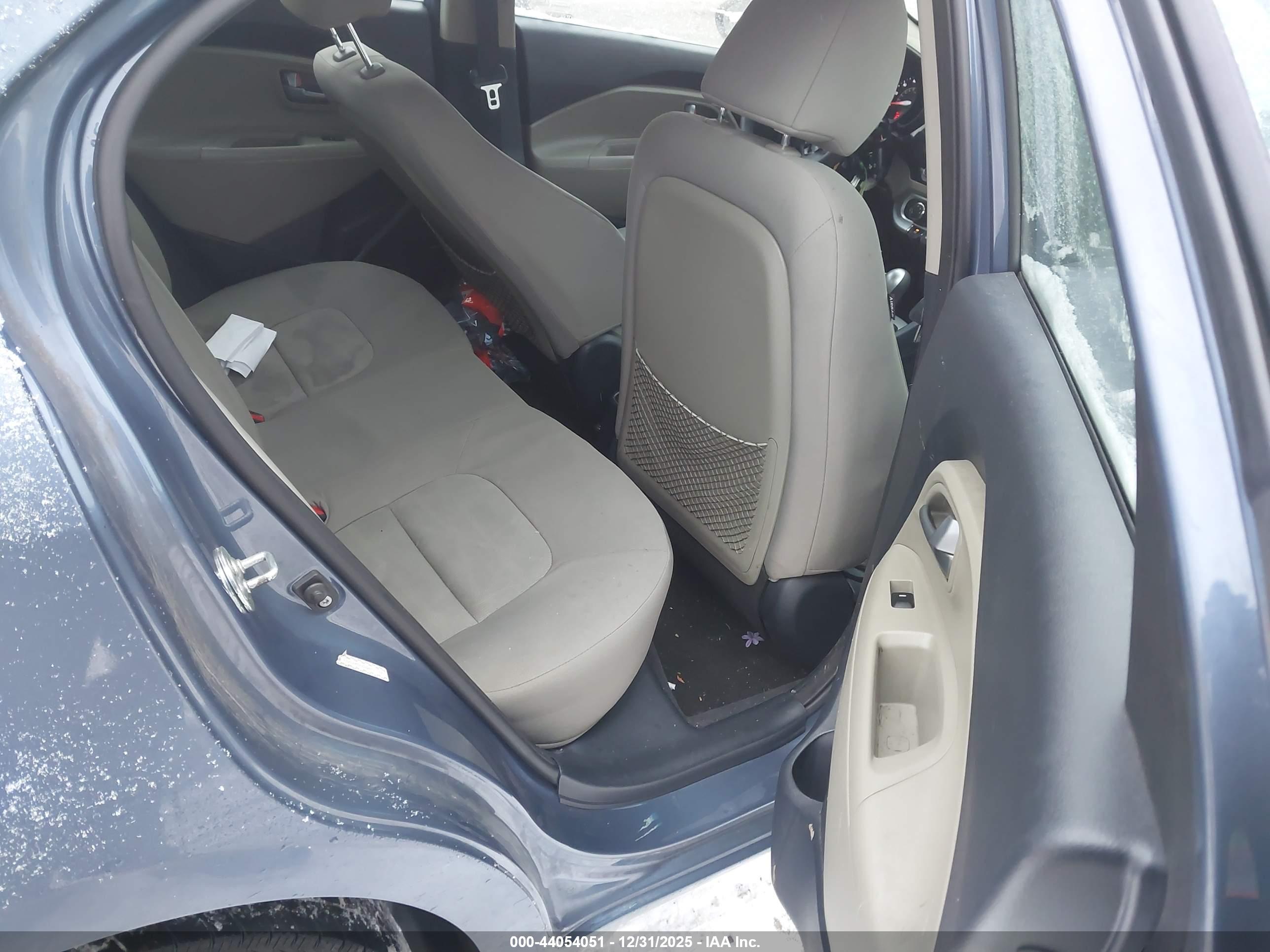 KIA RIO image 8