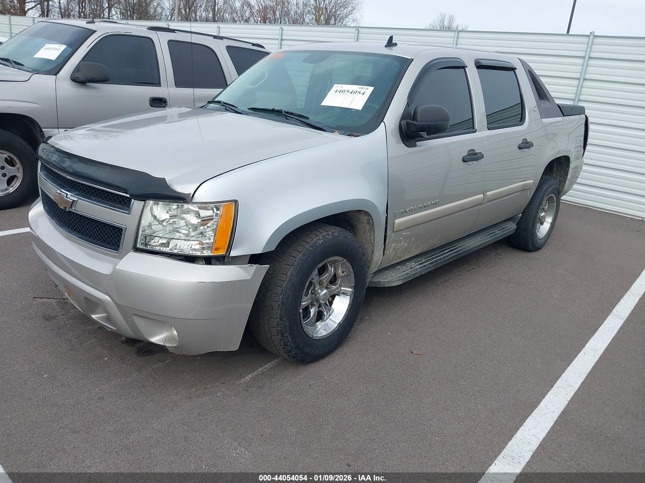 CHEVROLET AVALANCHE image 2
