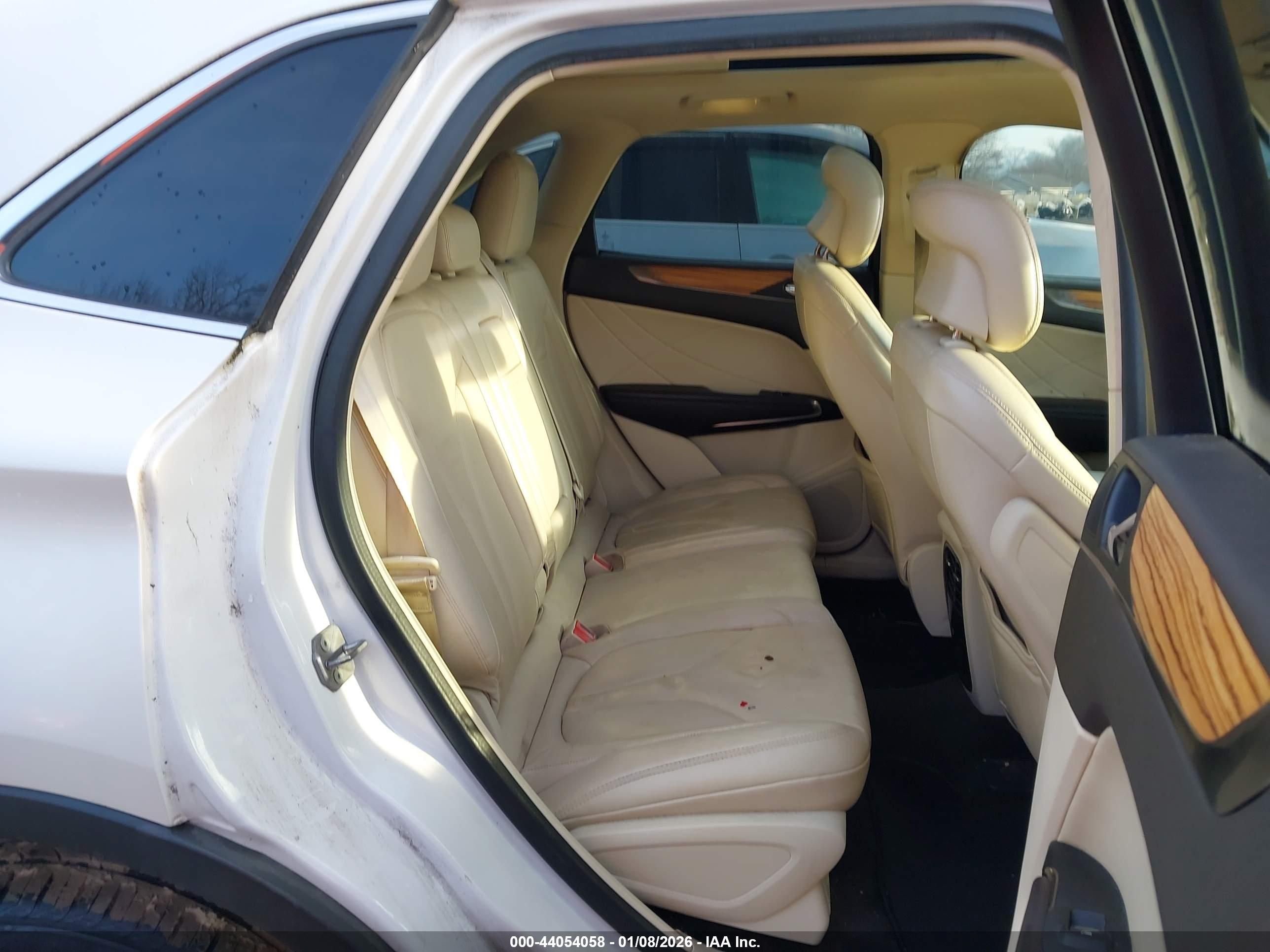 LINCOLN MKC image 8